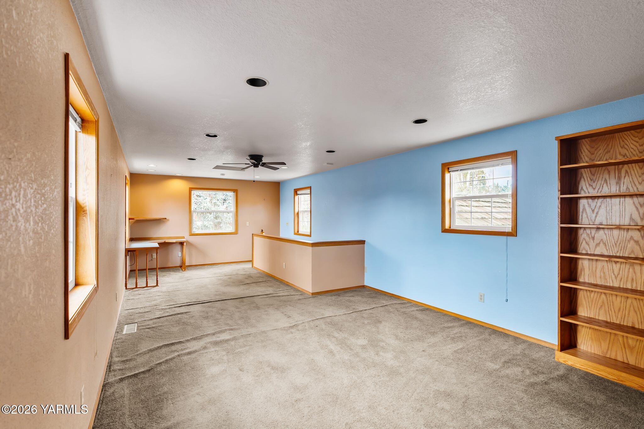 702 S 30th Ave