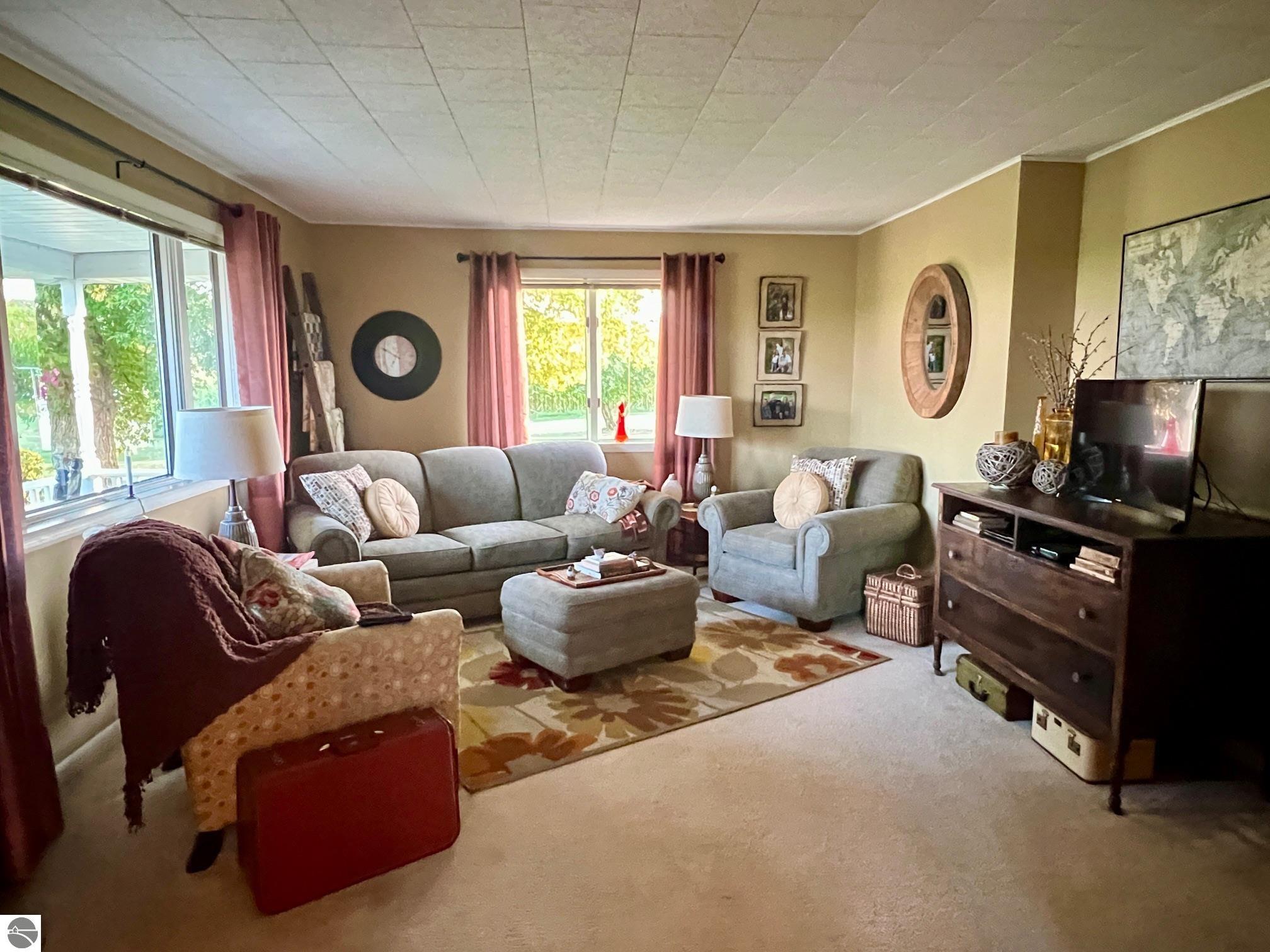 10290 S Green Road, McBain