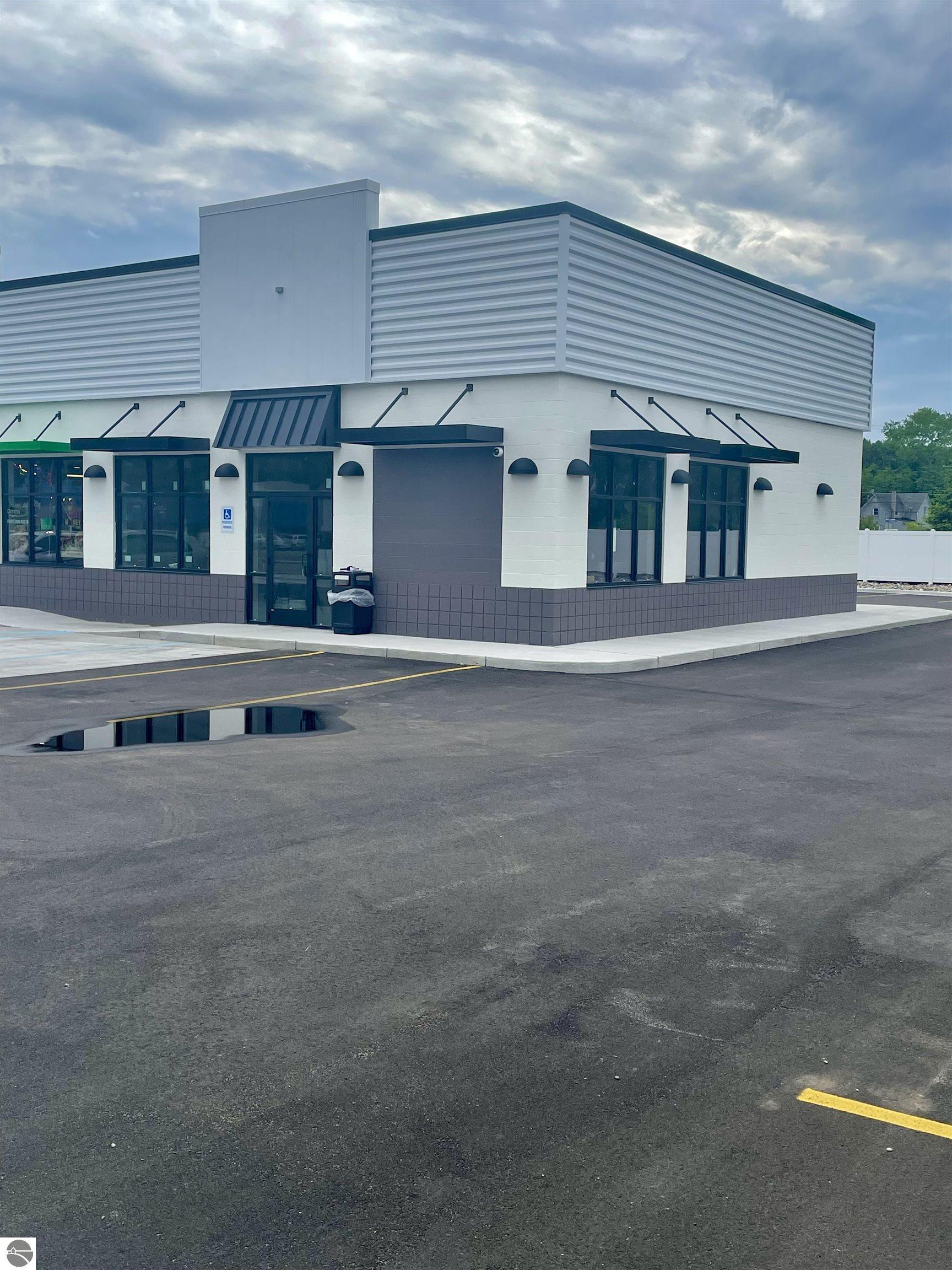 903 N Mitchell Street Suite B