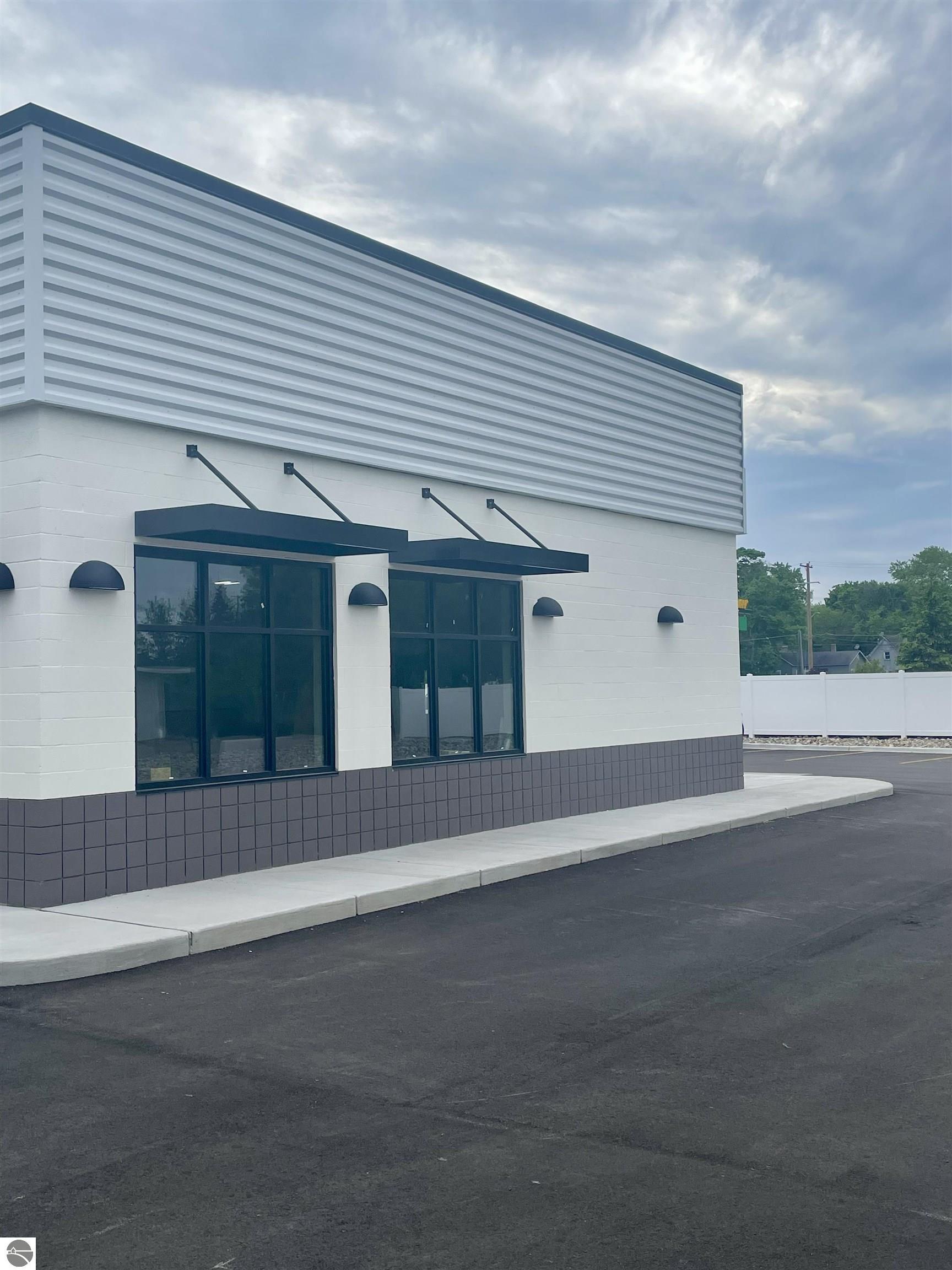 903 N Mitchell Street Suite B