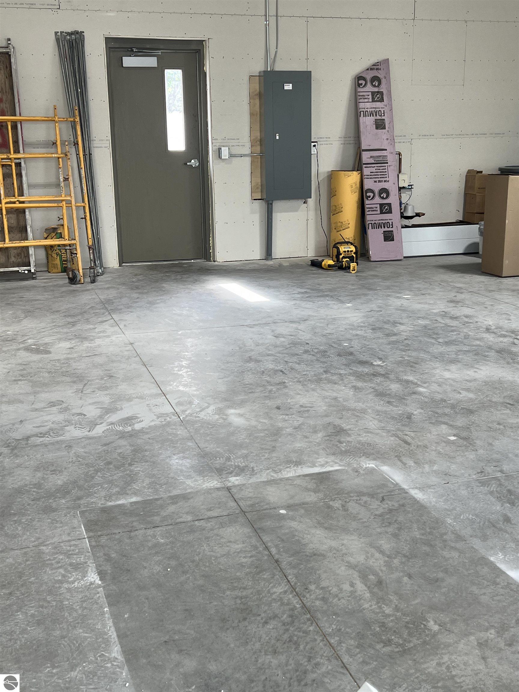 903 N Mitchell Street Suite B