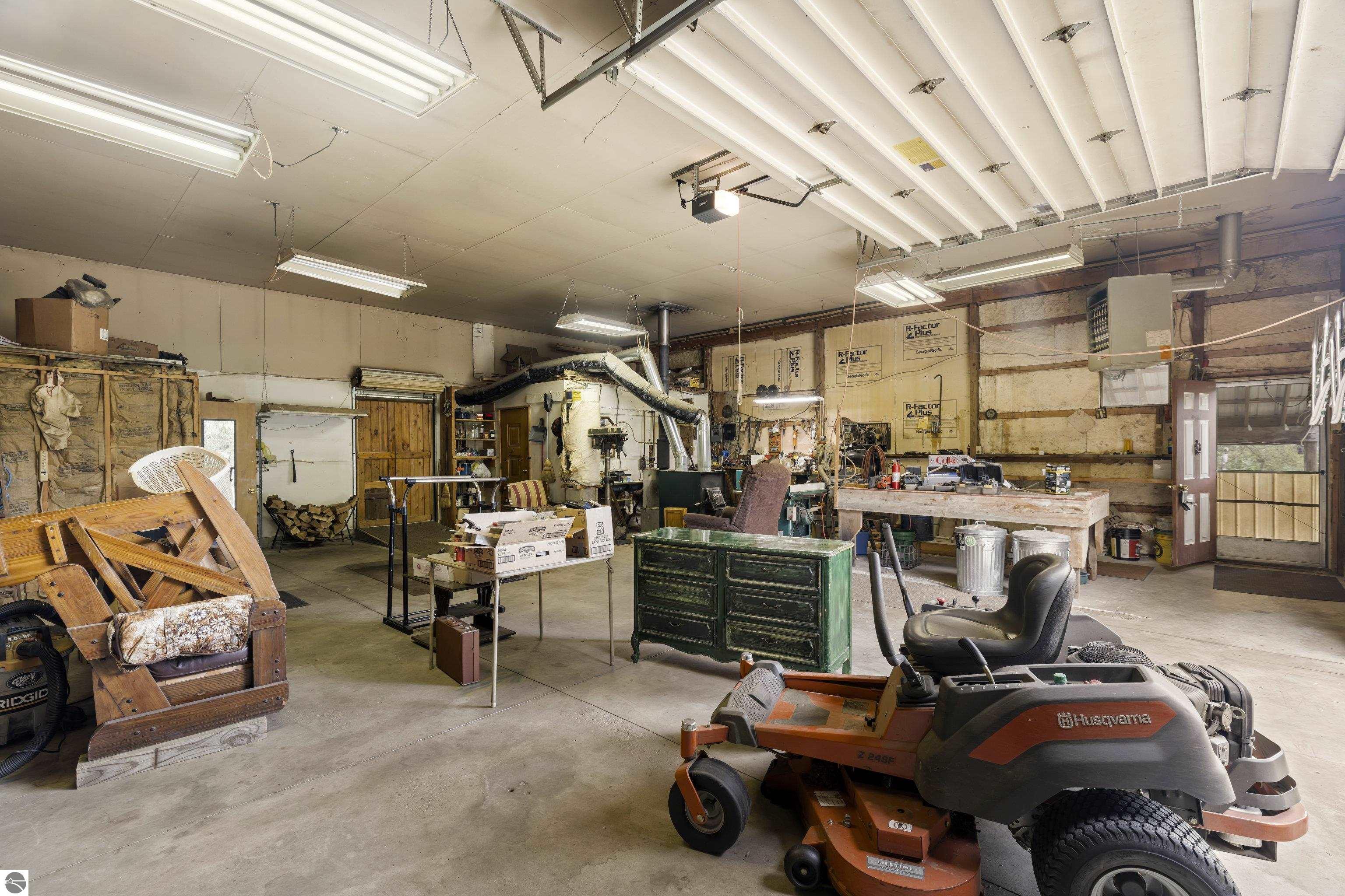 8536 E 5 Mile Road