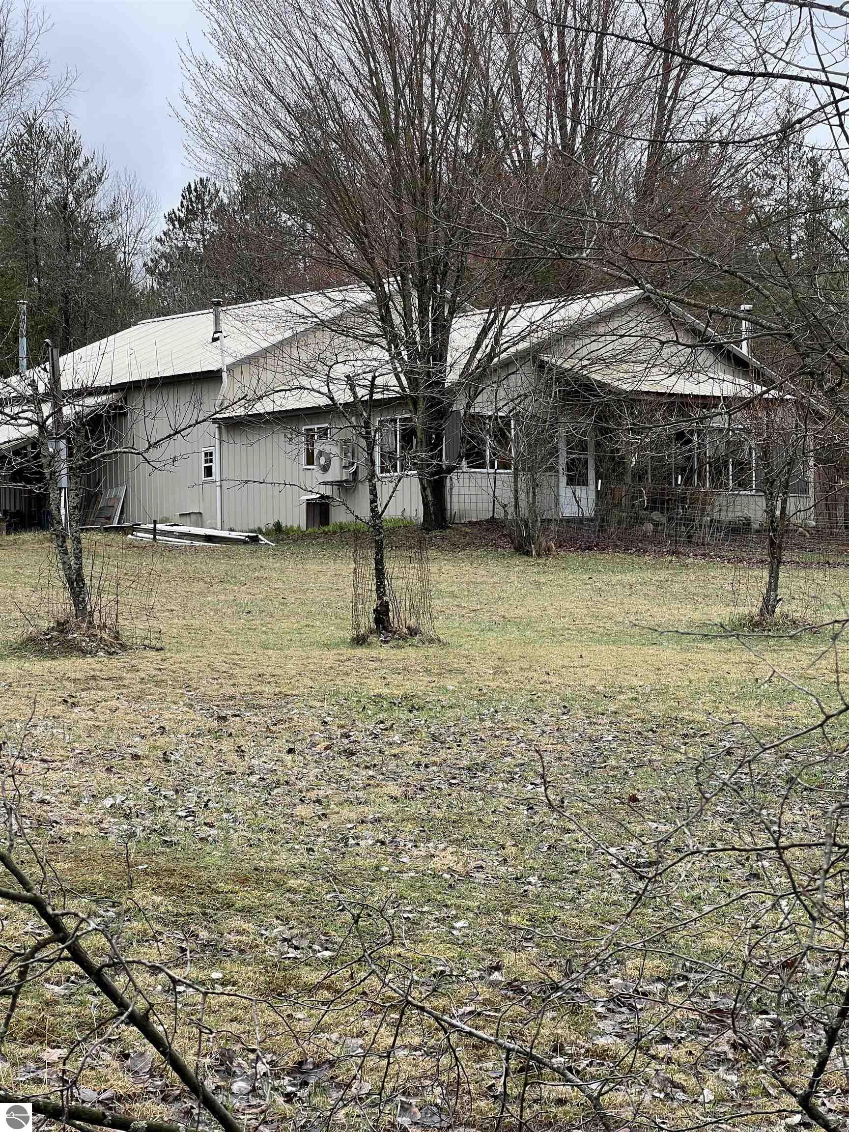 8536 E 5 Mile Road