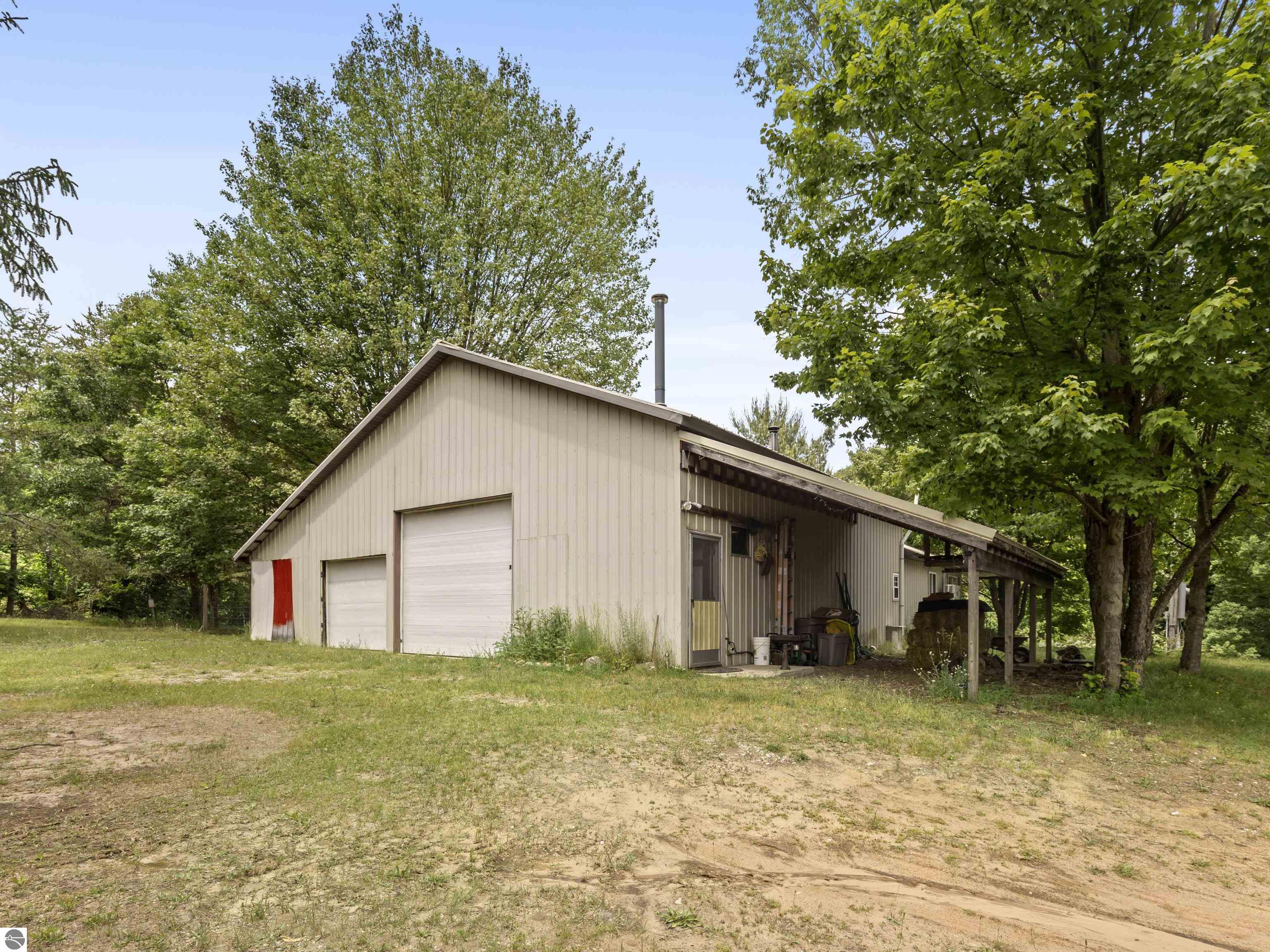 8536 E 5 Mile Road