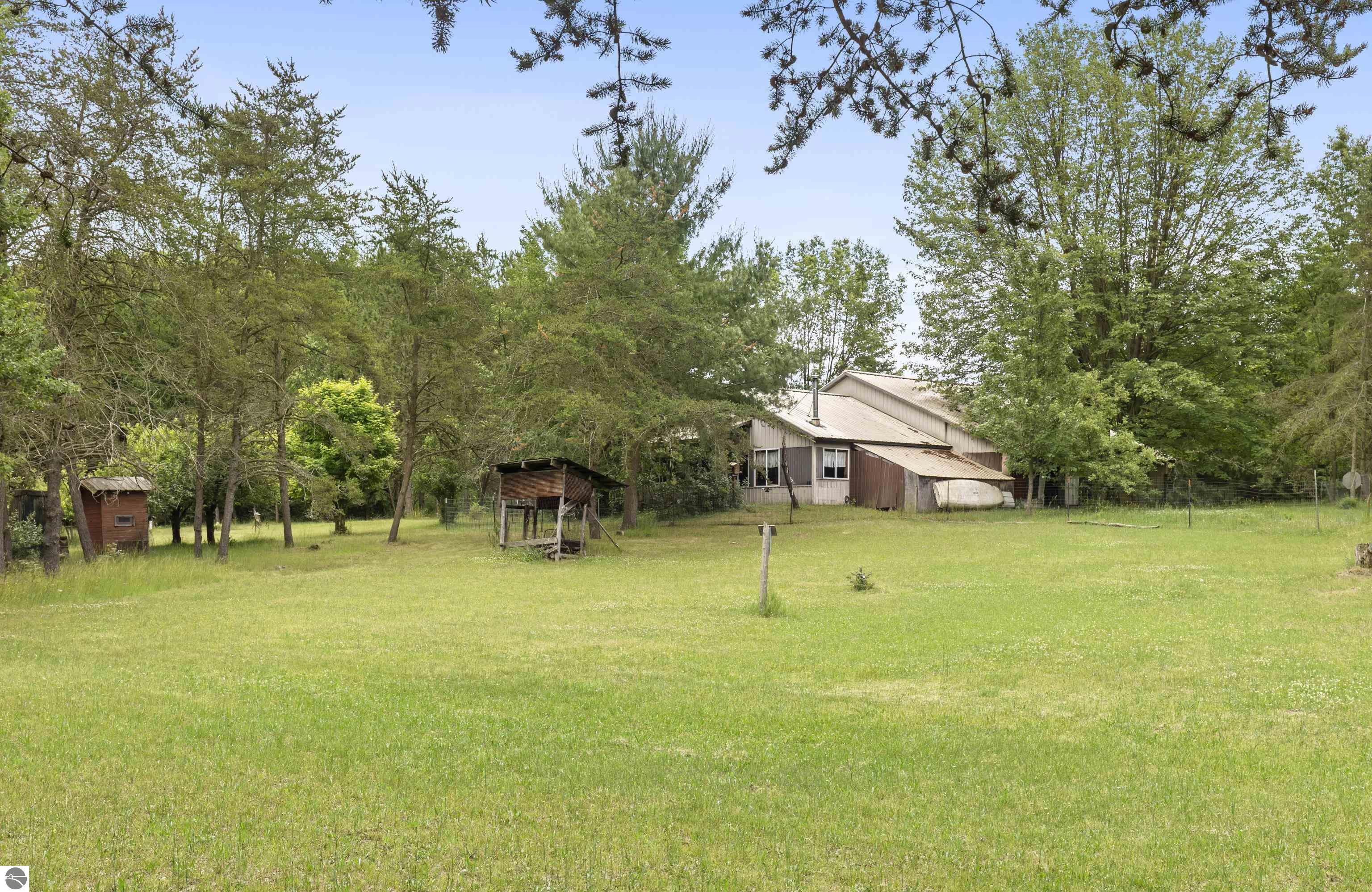 8536 E 5 Mile Road