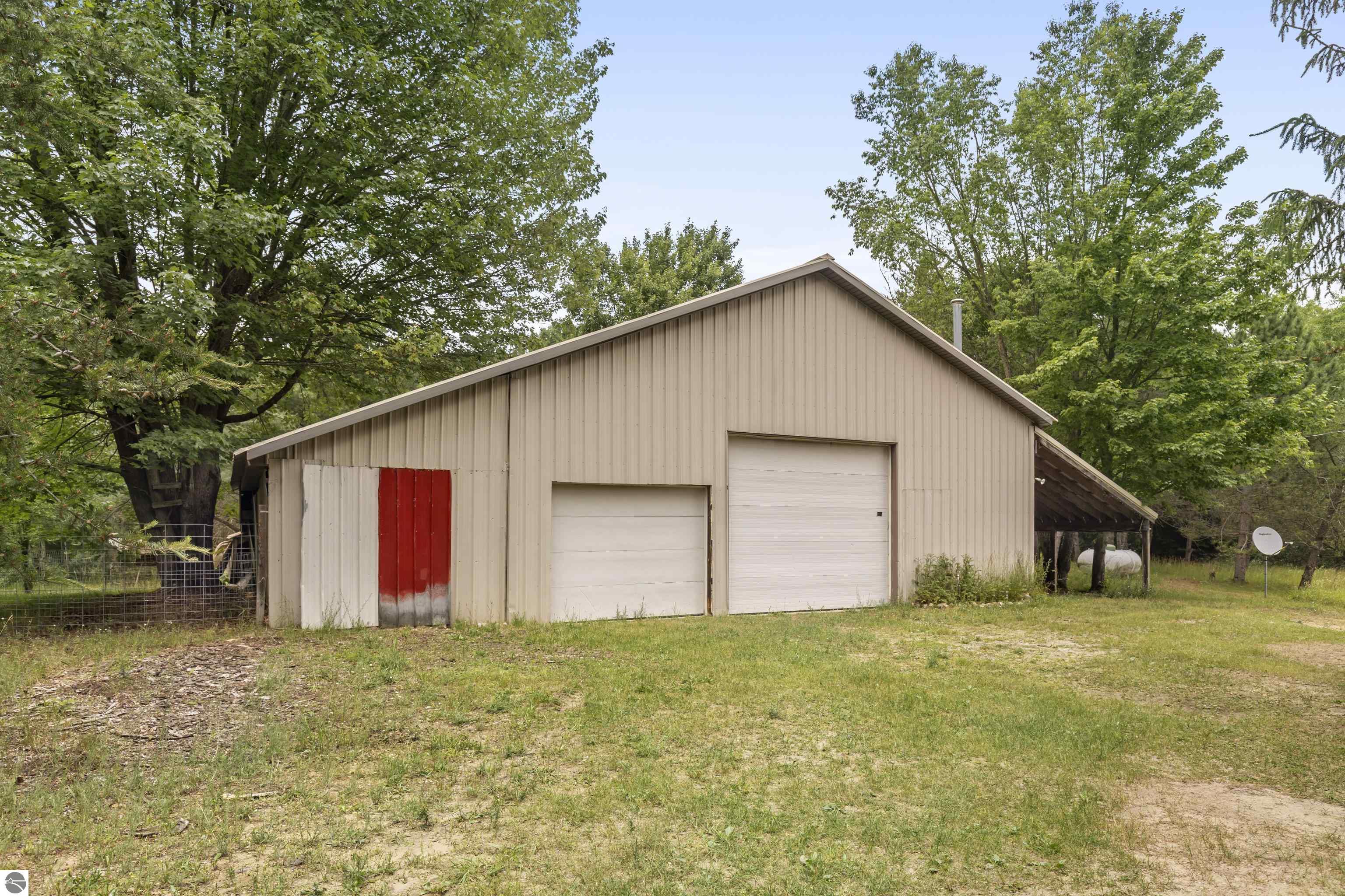 8536 E 5 Mile Road