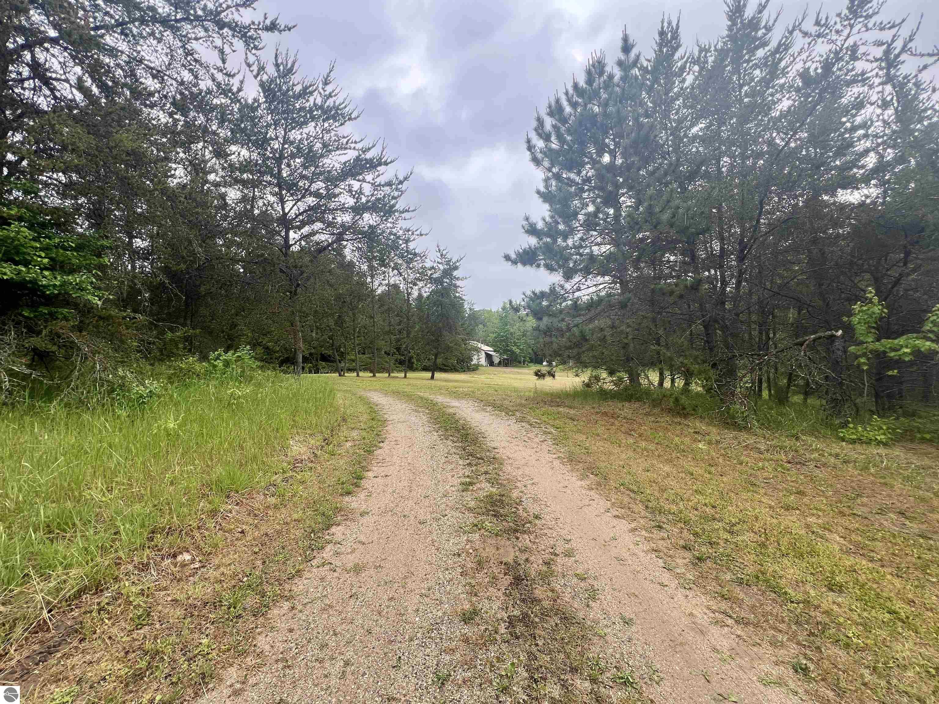 8536 E 5 Mile Road
