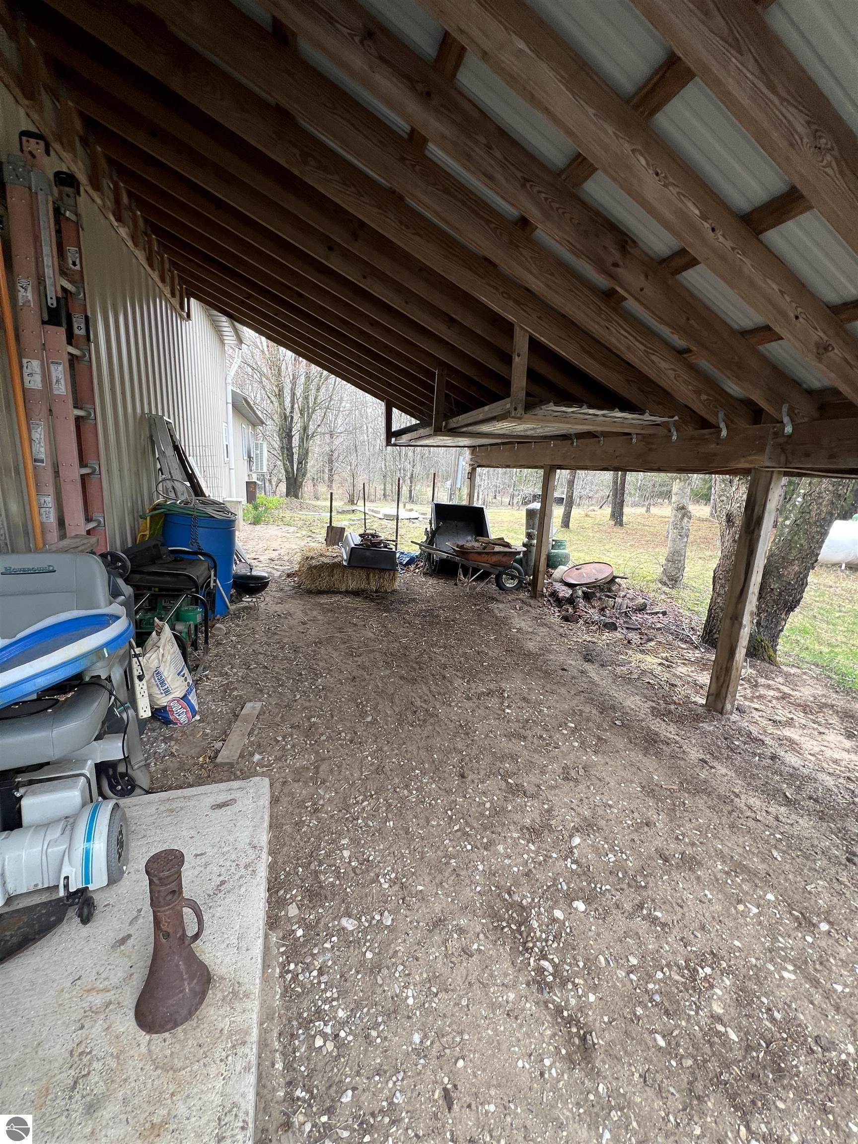 8536 E 5 Mile Road