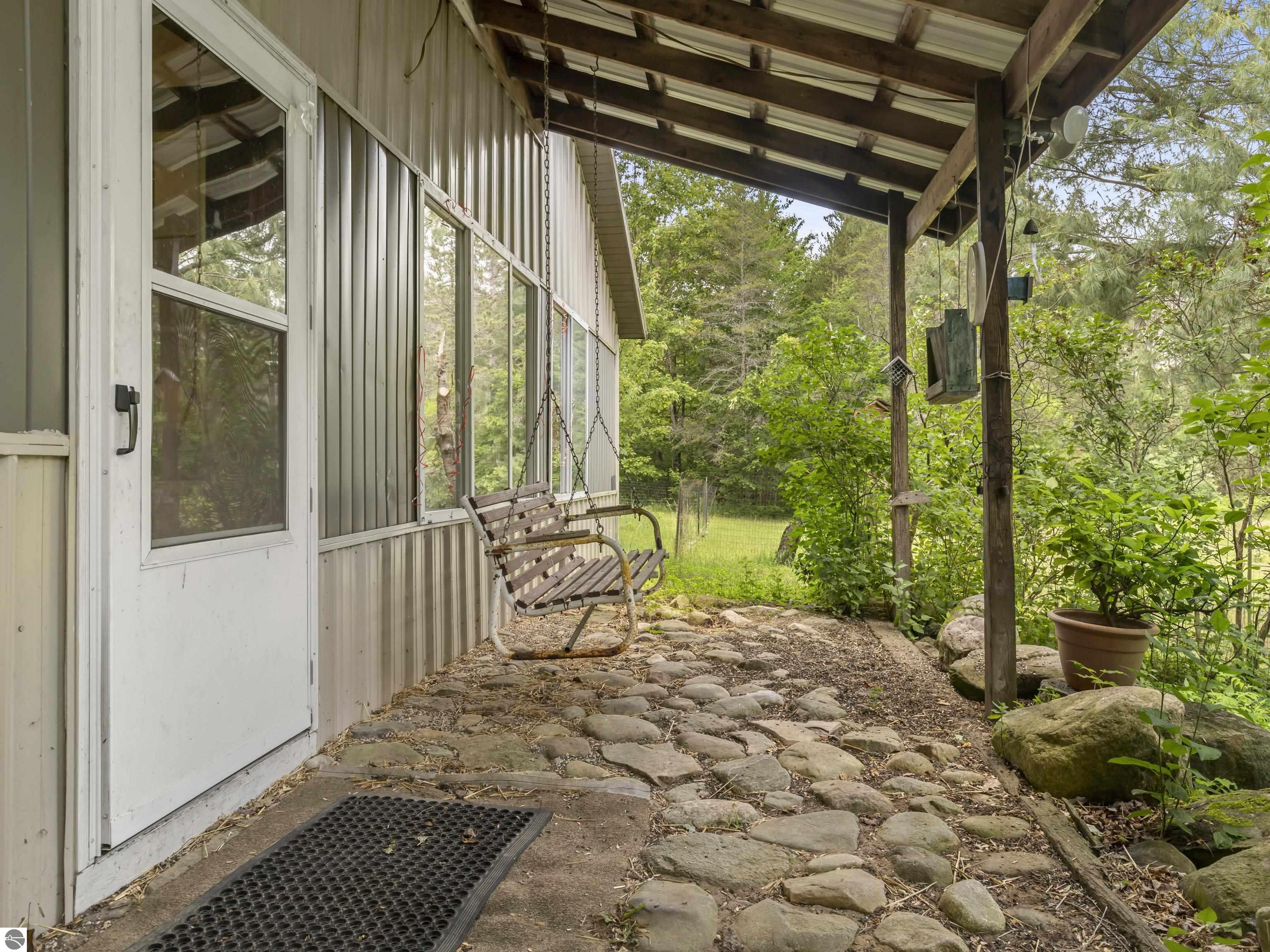 8536 E 5 Mile Road