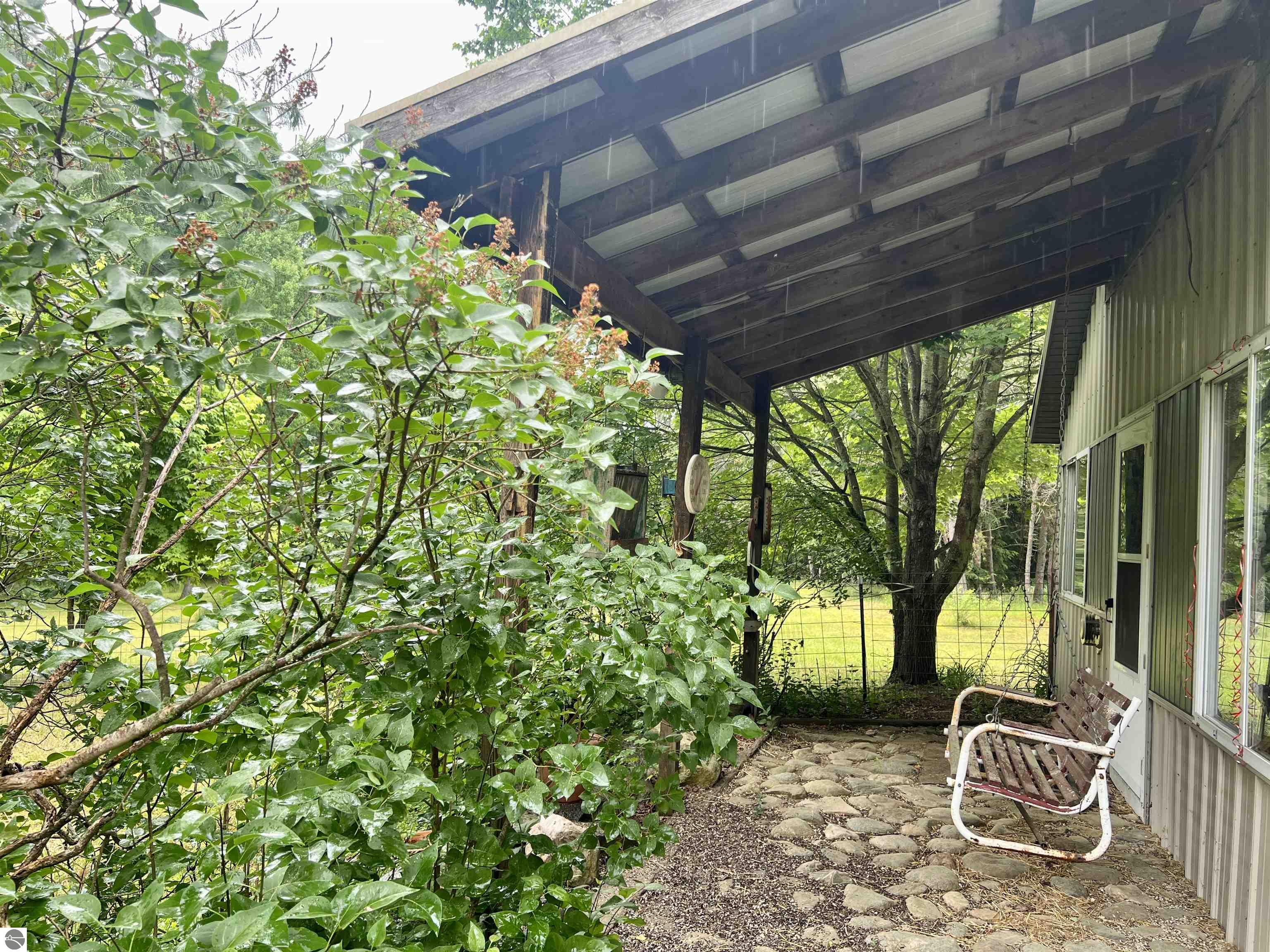 8536 E 5 Mile Road