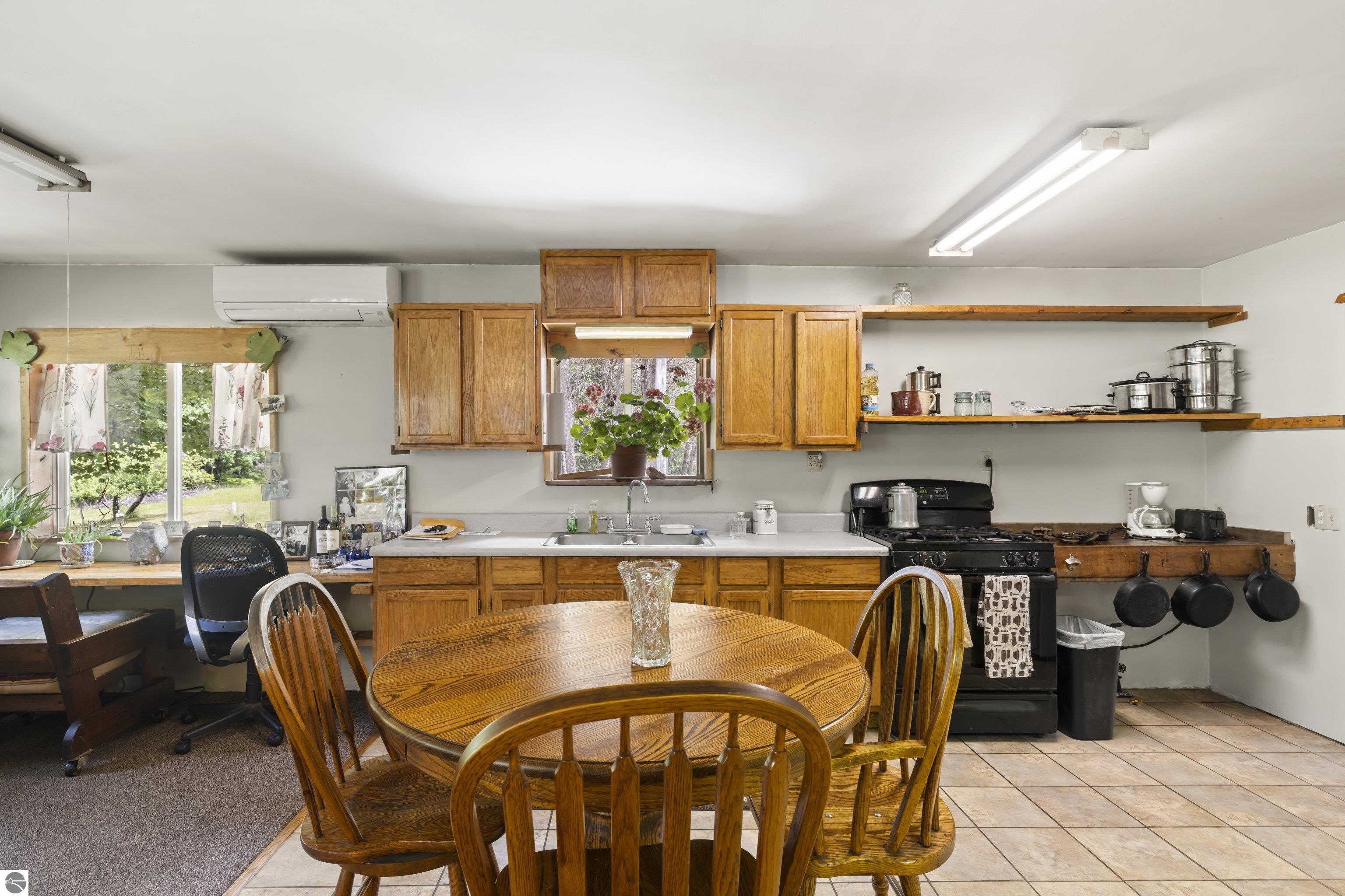 8536 E 5 Mile Road