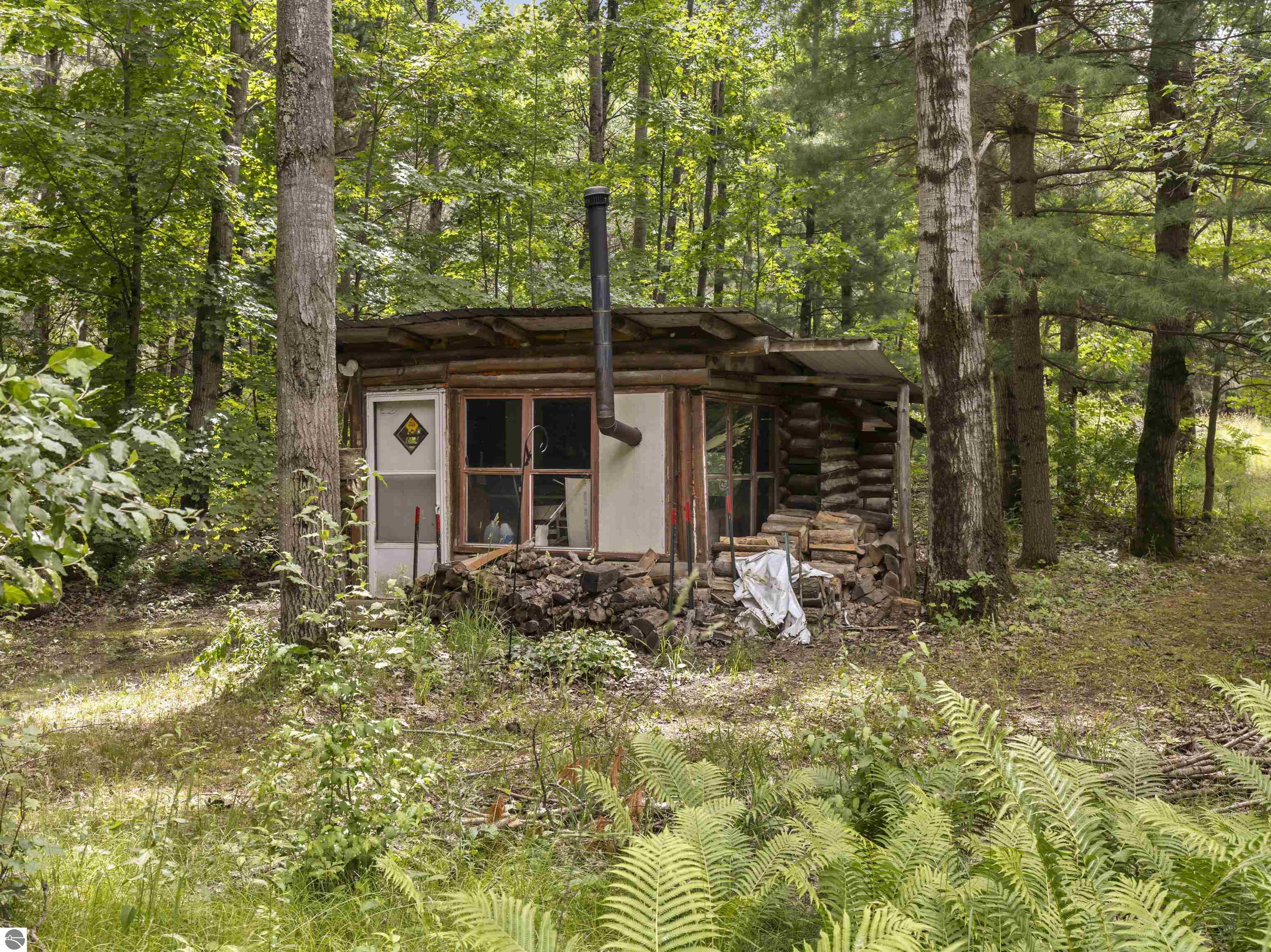 8536 E 5 Mile Road