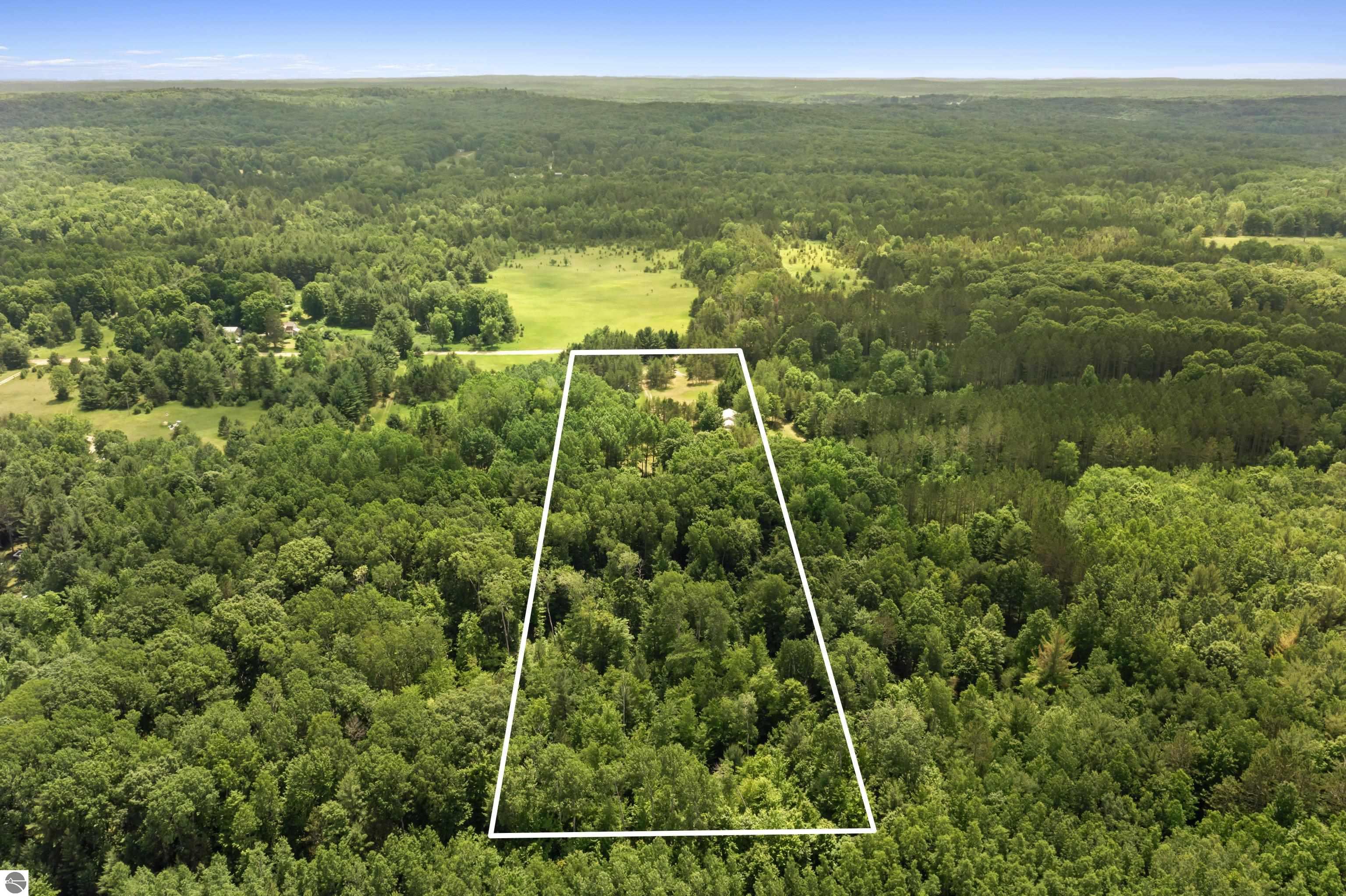 8536 E 5 Mile Road