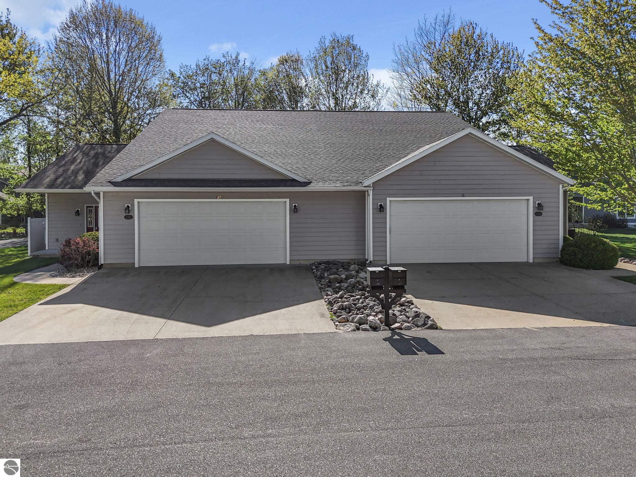 118 Davidsen Shores Drive # 17