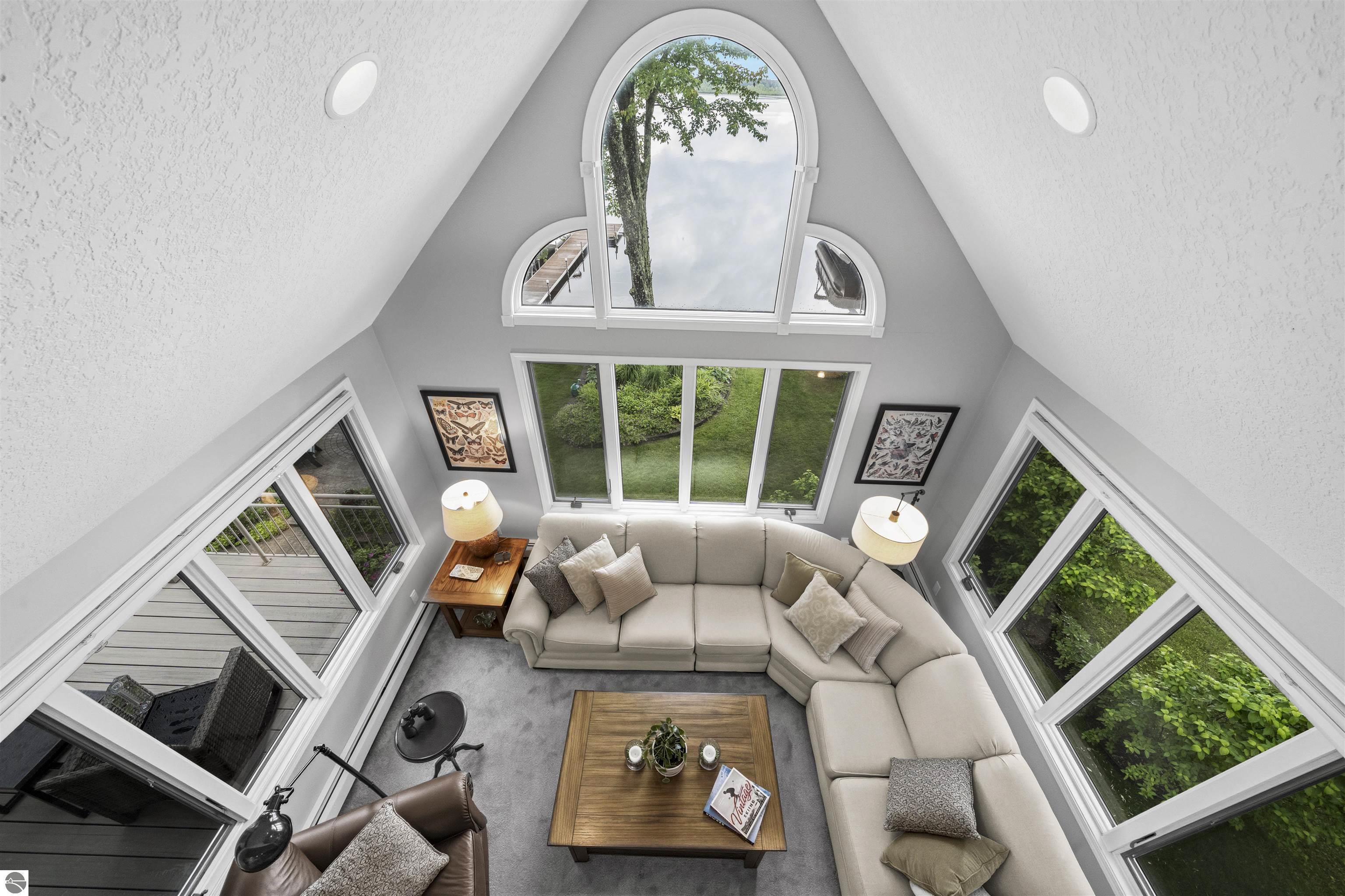 225 W Lake Drive