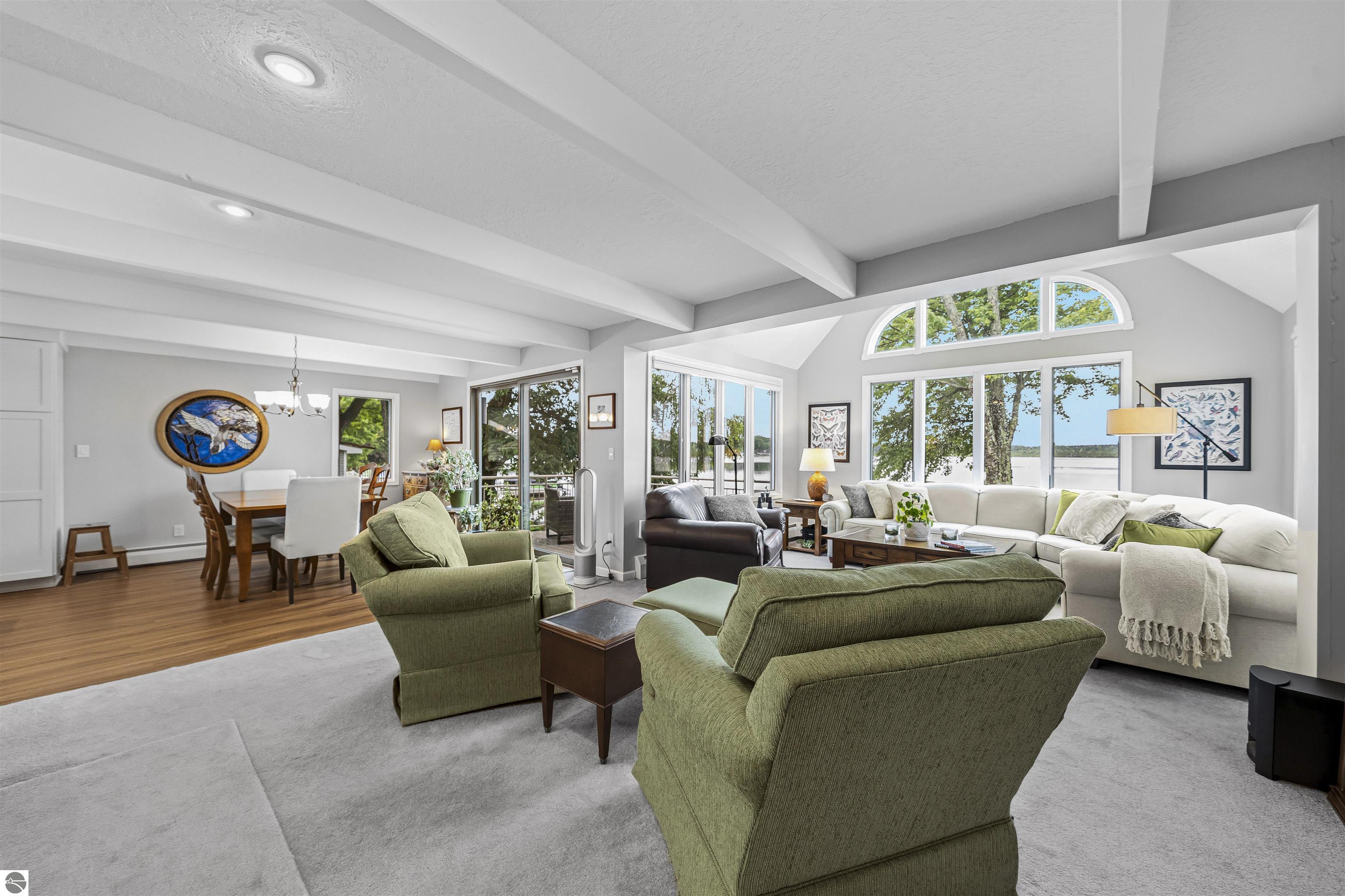 225 W Lake Drive