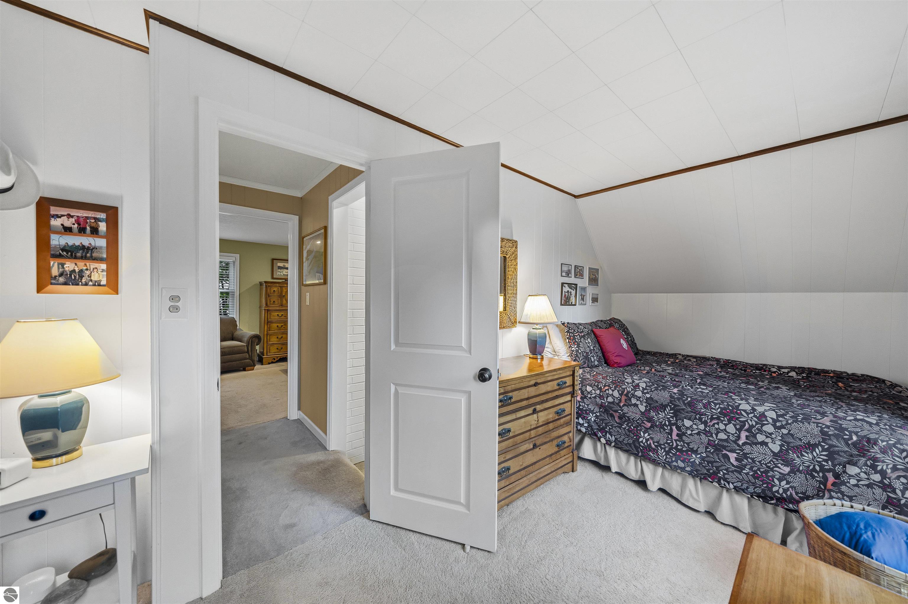 225 W Lake Drive