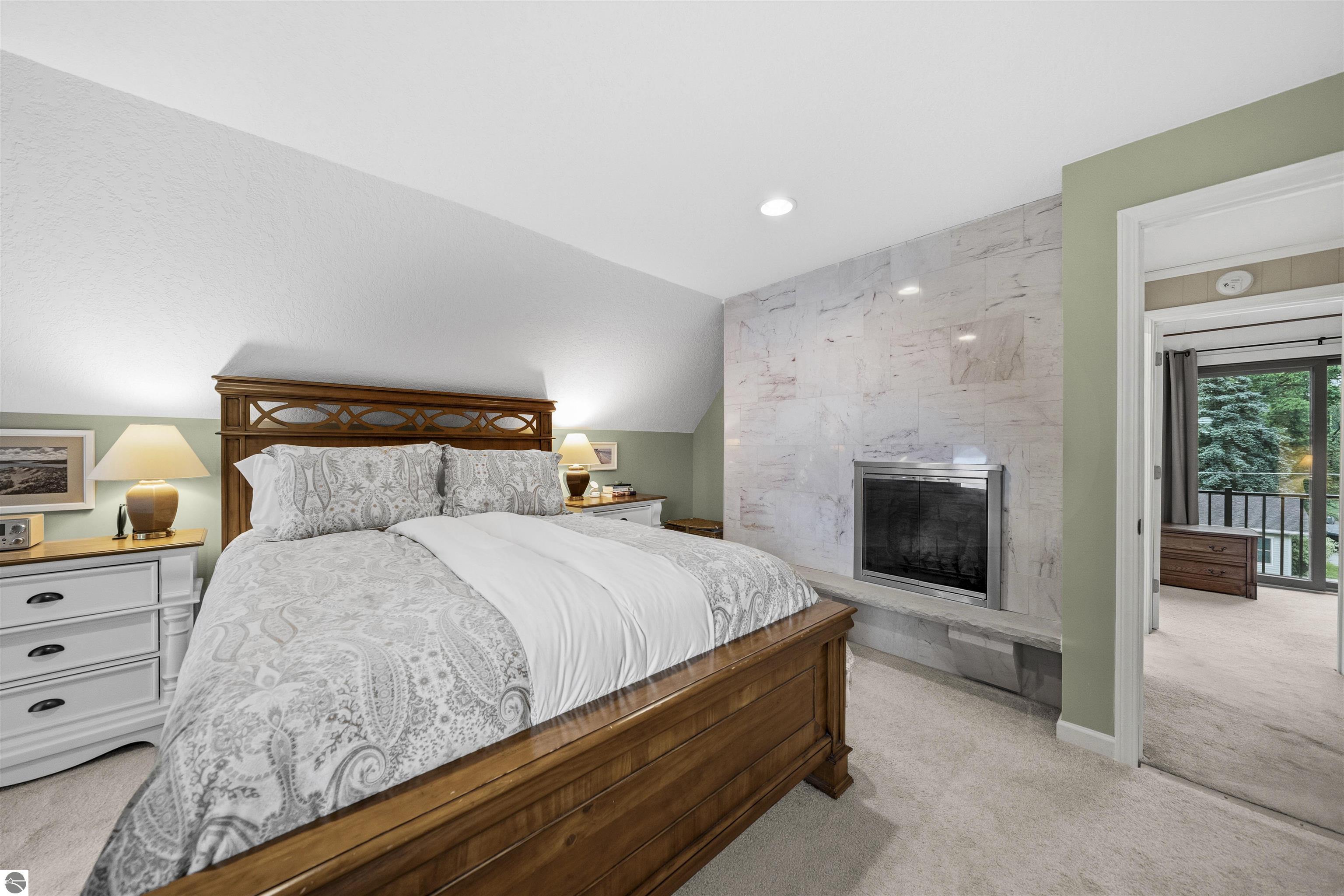 225 W Lake Drive