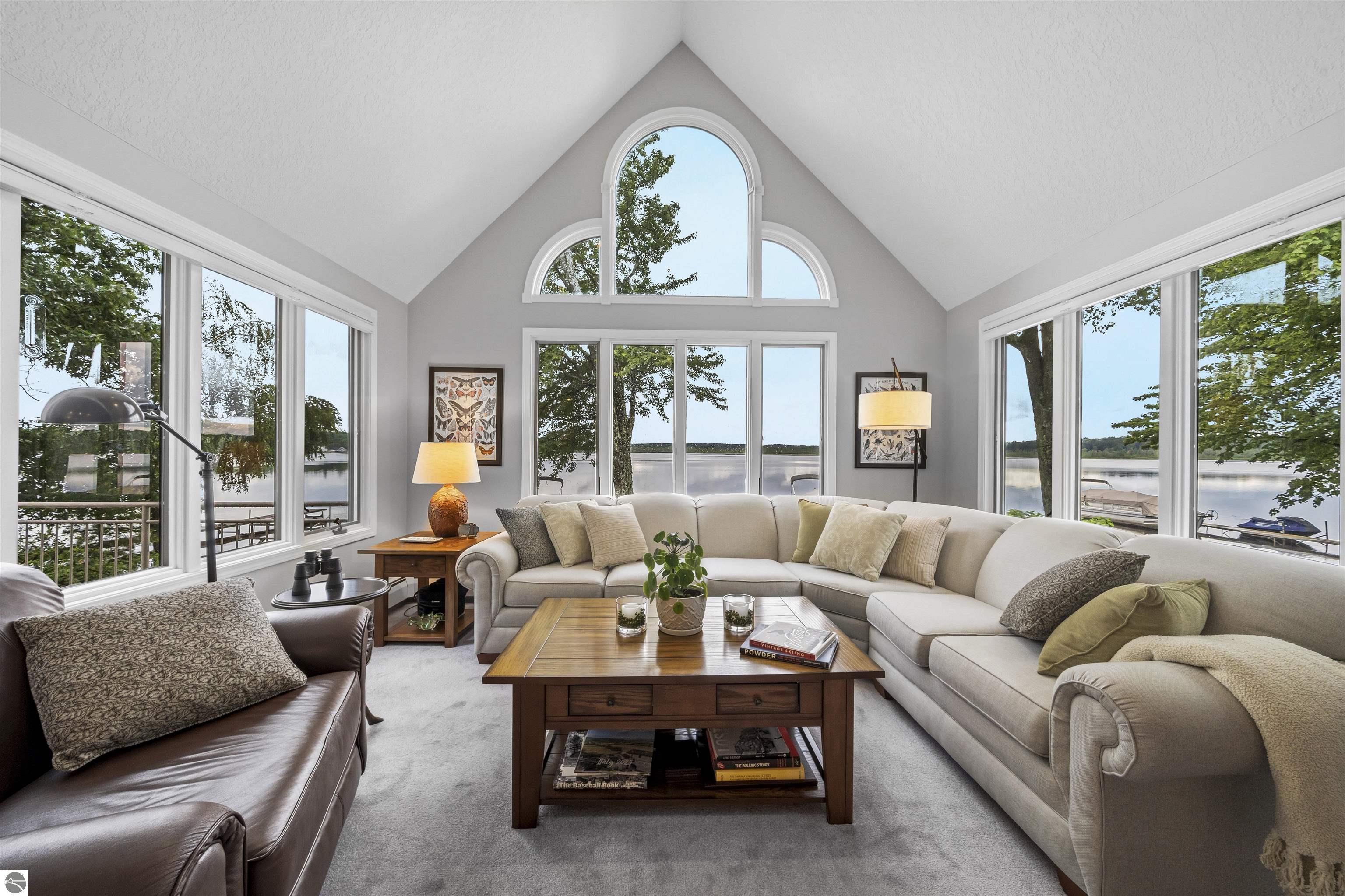 225 W Lake Drive