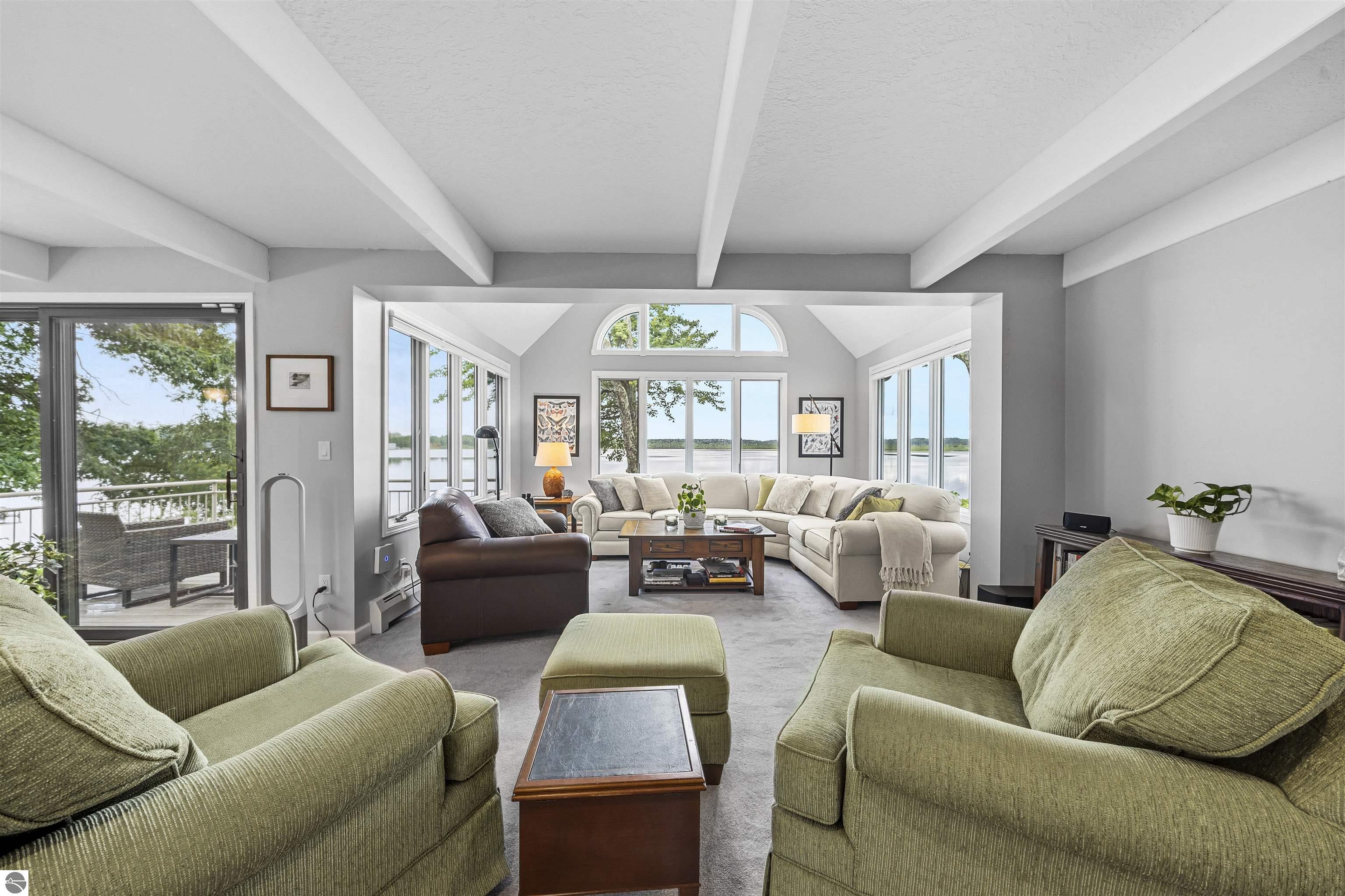 225 W Lake Drive
