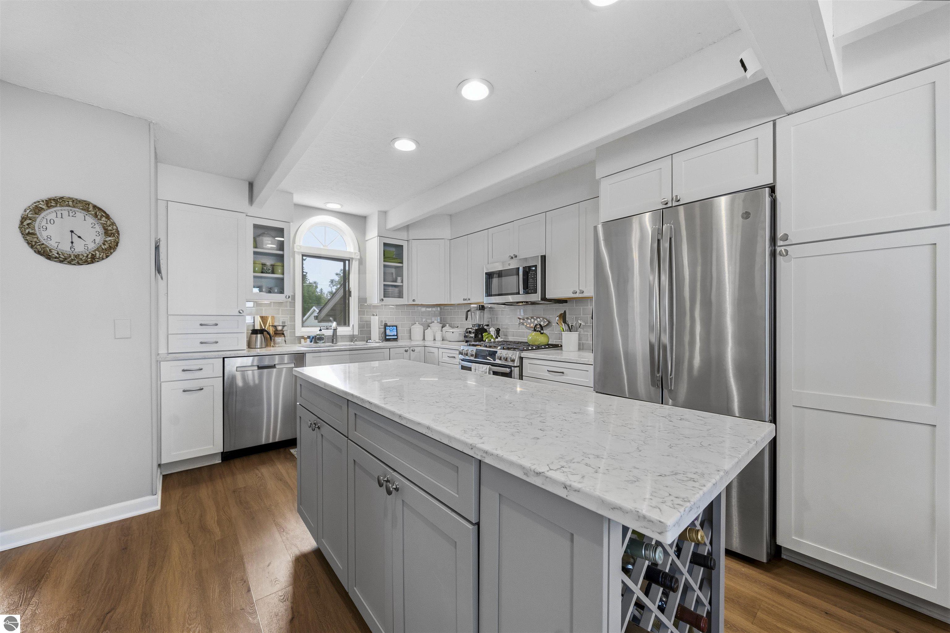 225 W Lake Drive