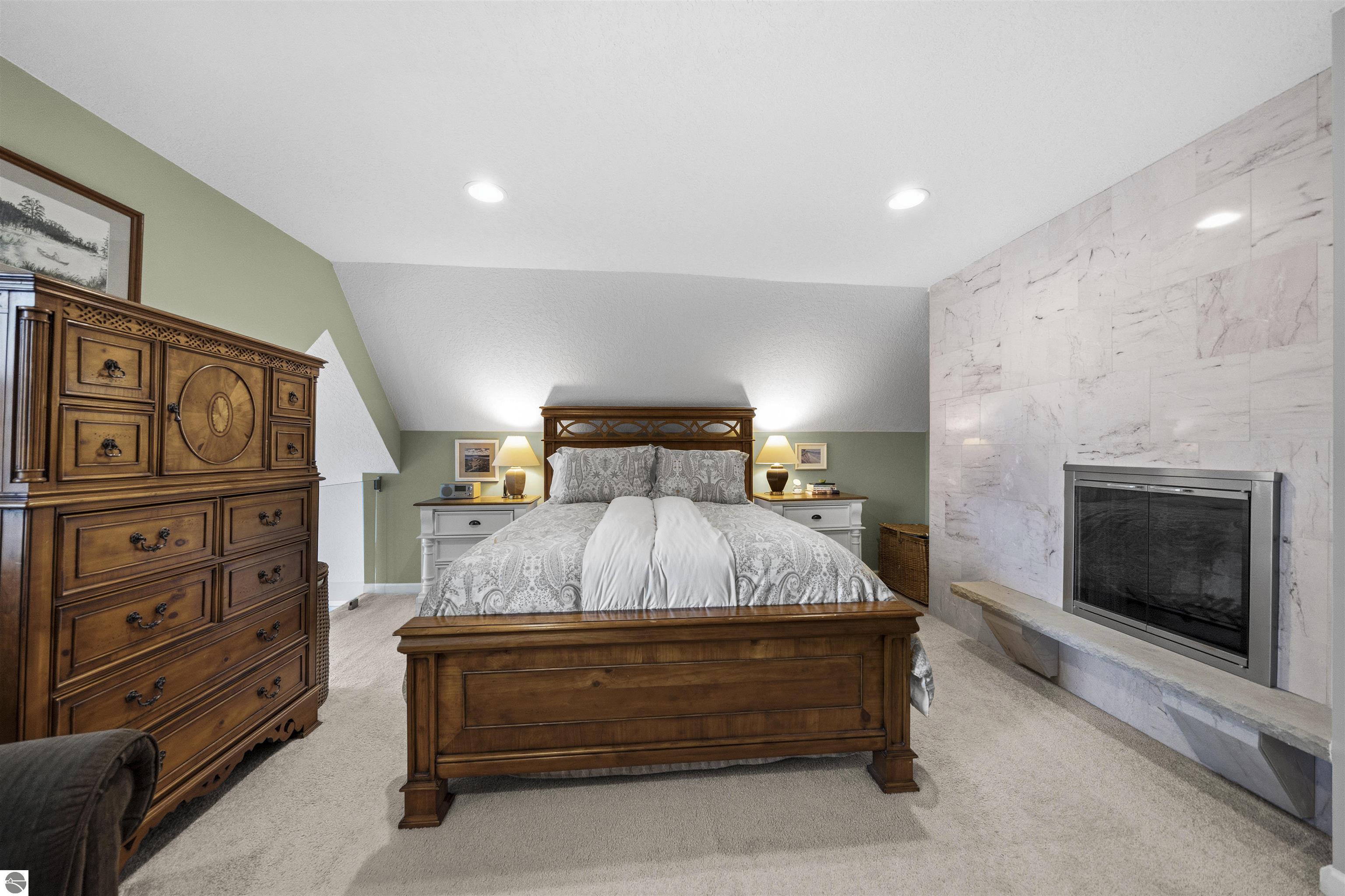 225 W Lake Drive