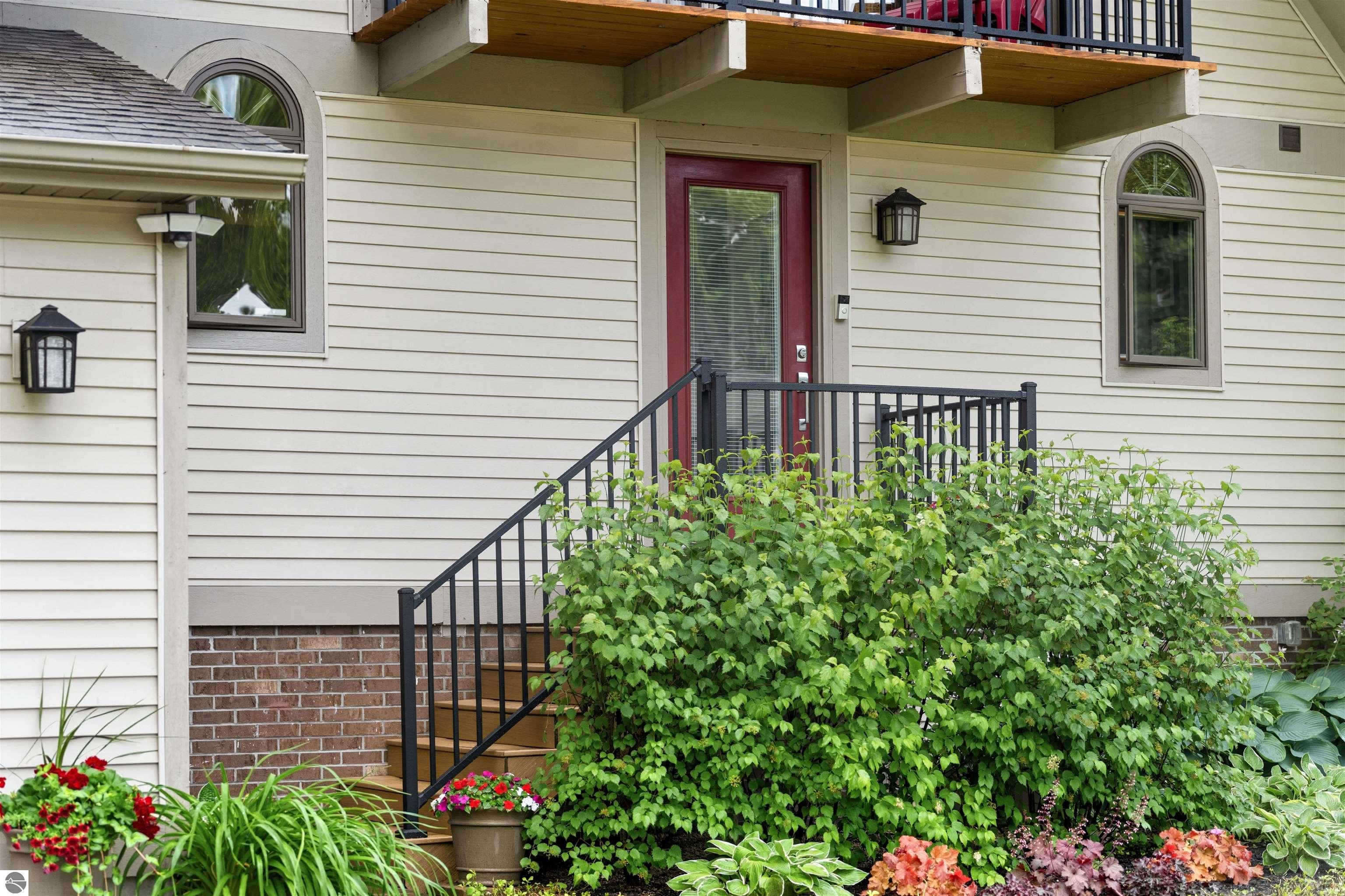 225 W Lake Drive