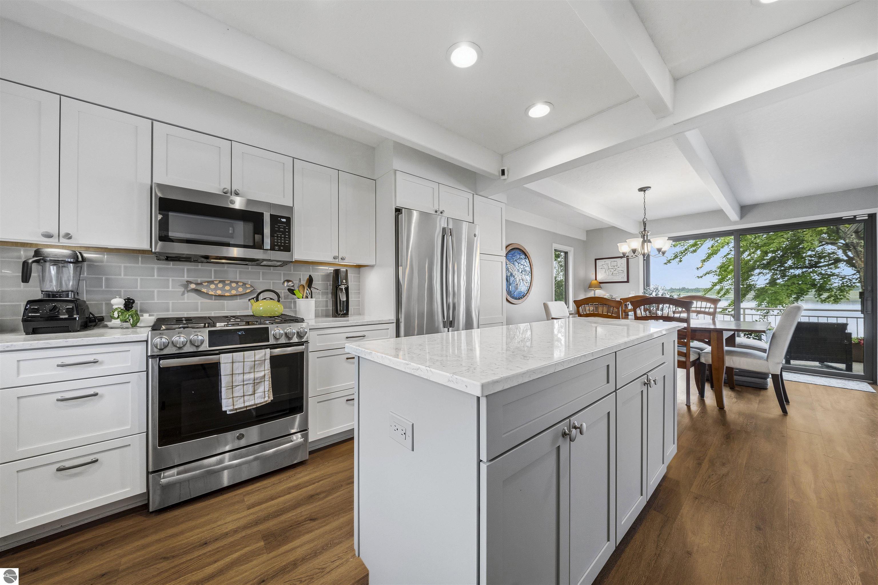 225 W Lake Drive
