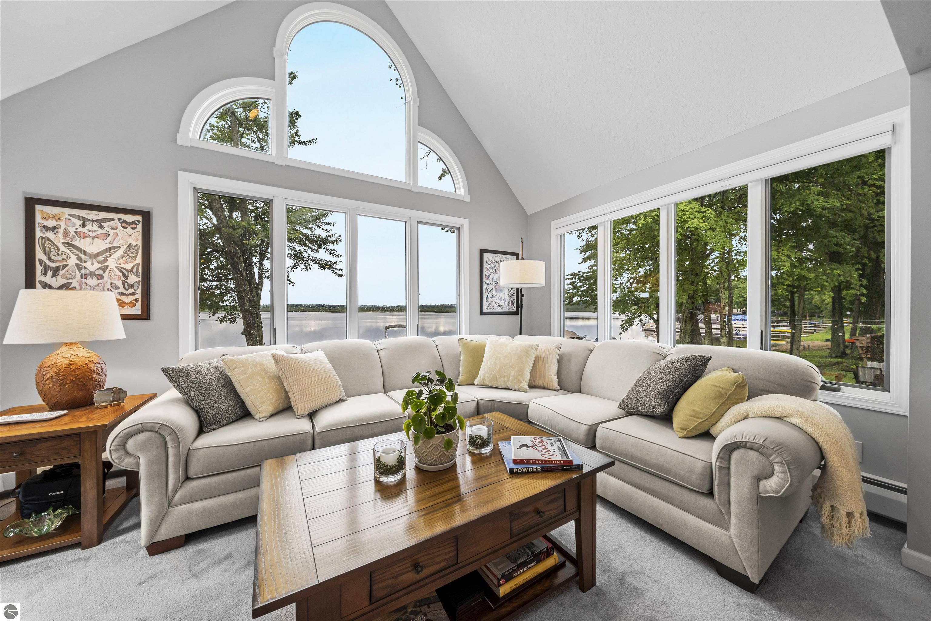 225 W Lake Drive