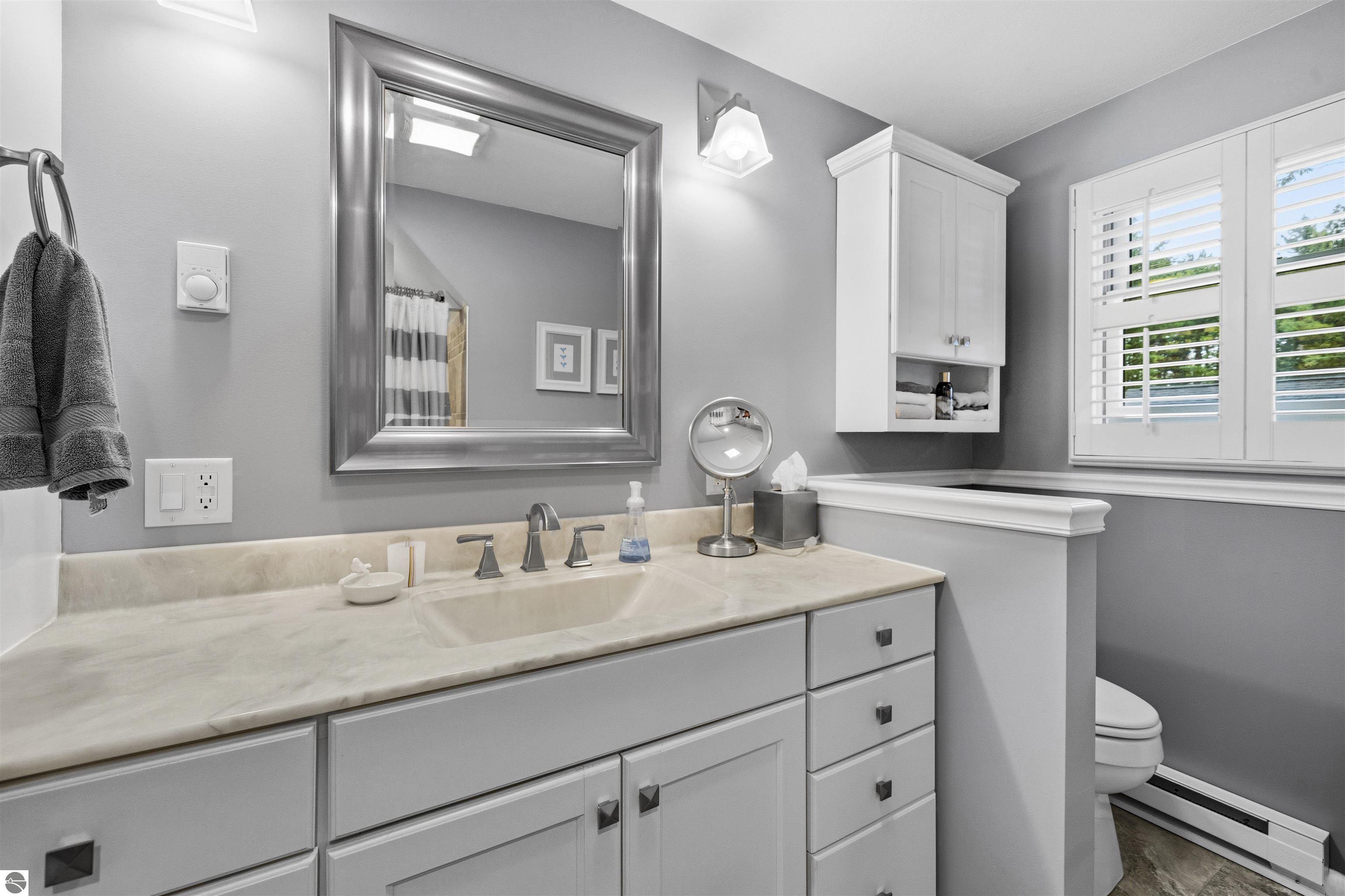 225 W Lake Drive