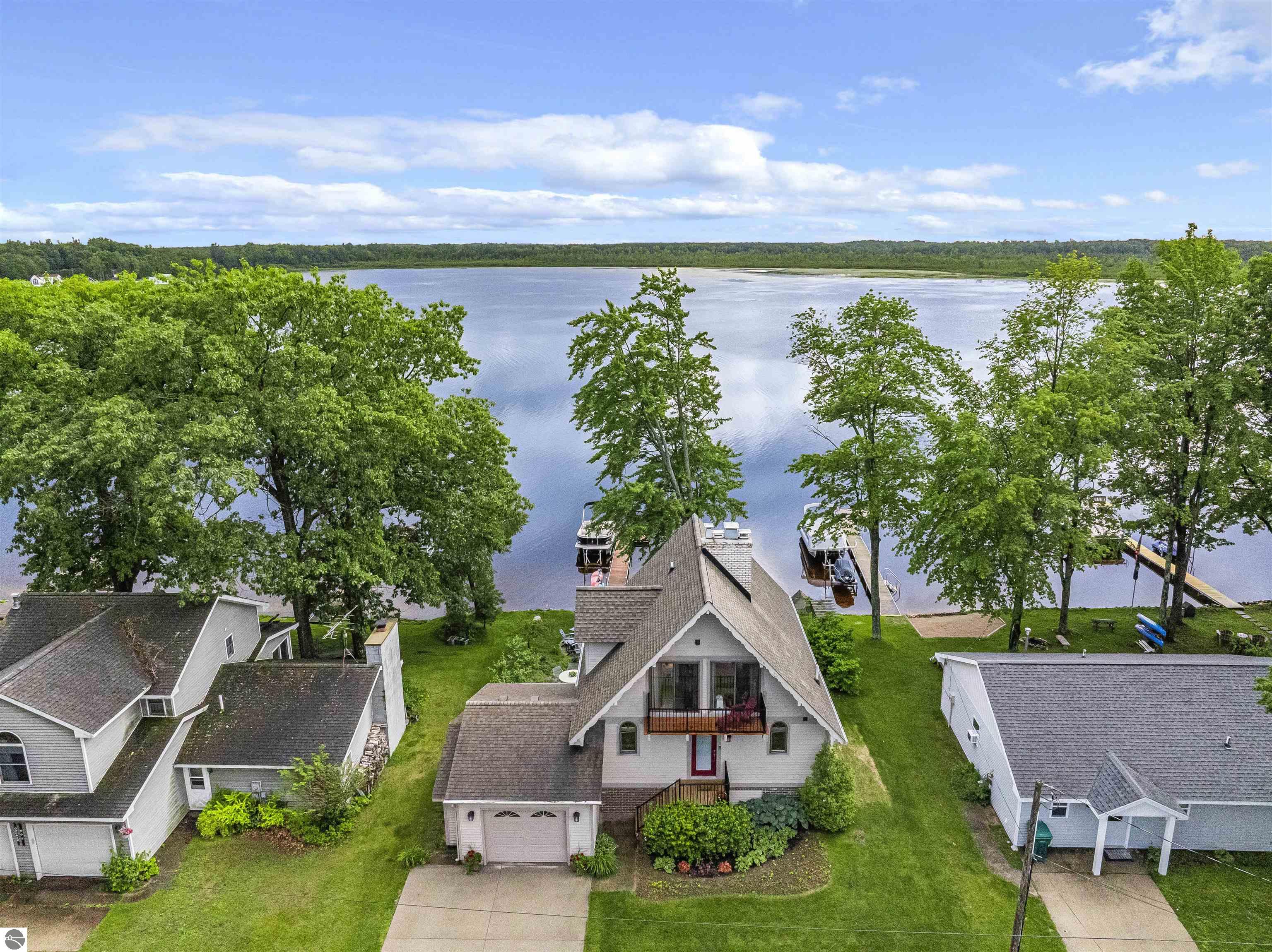 225 W Lake Drive