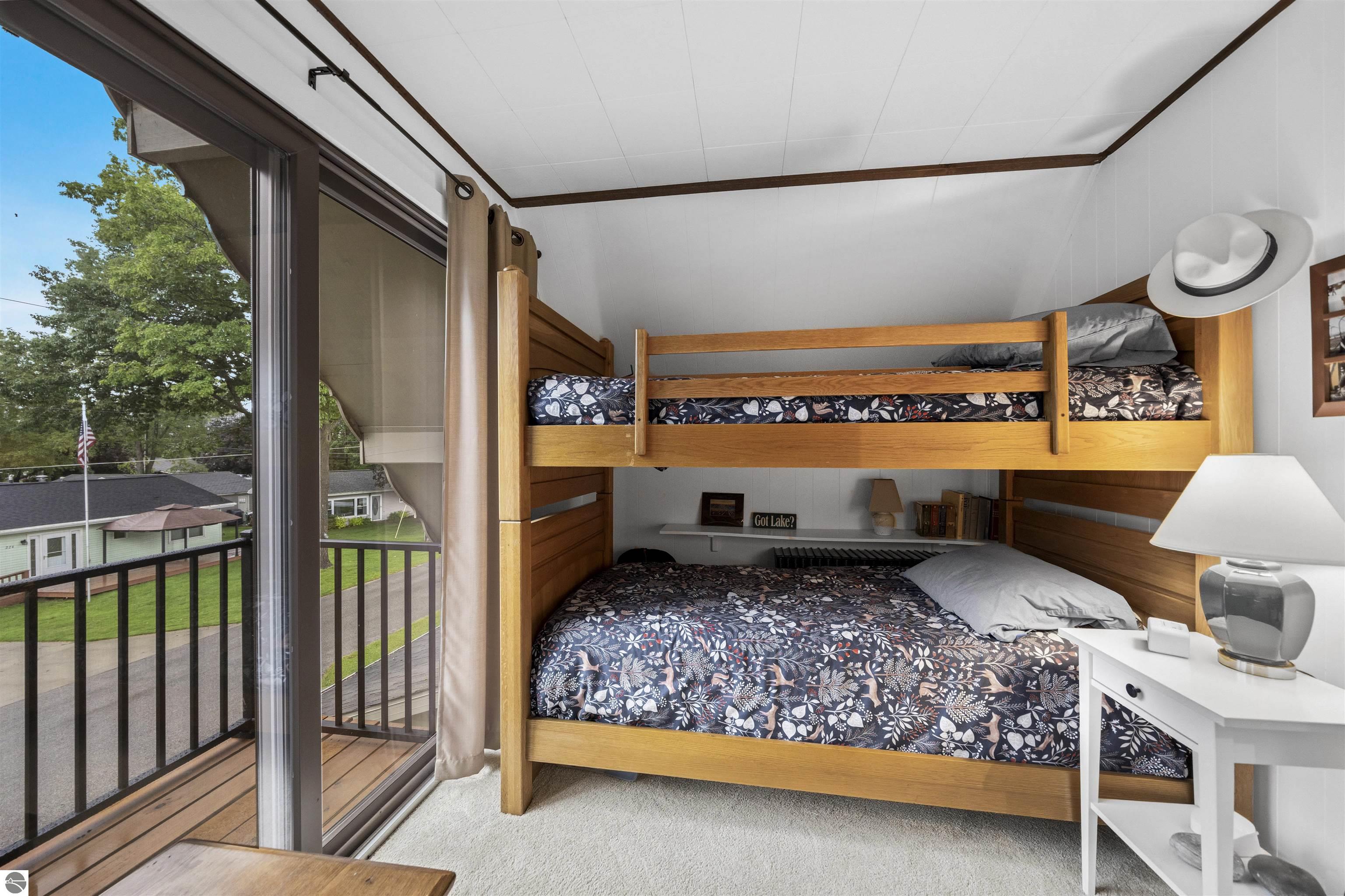 225 W Lake Drive
