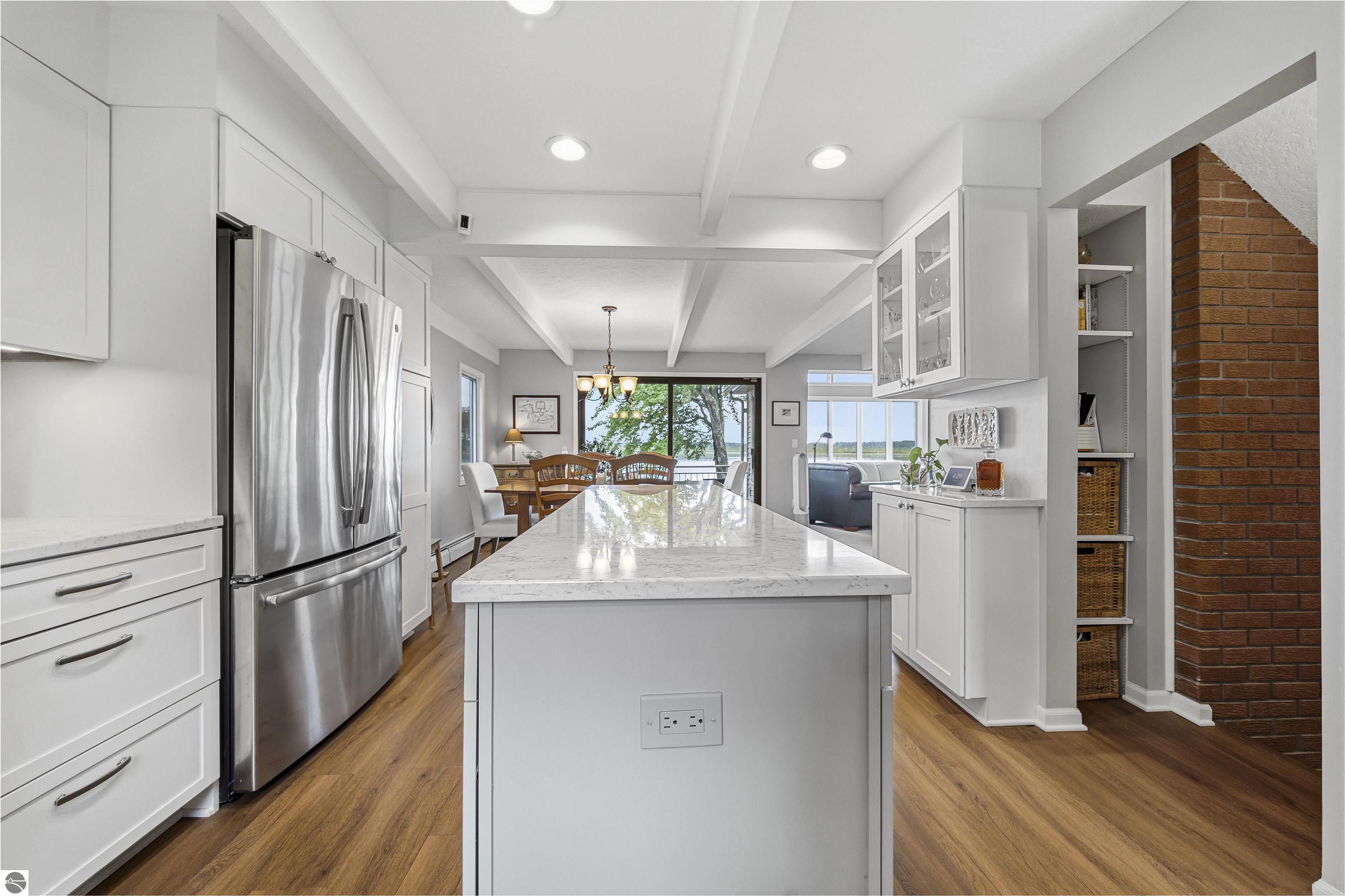 225 W Lake Drive