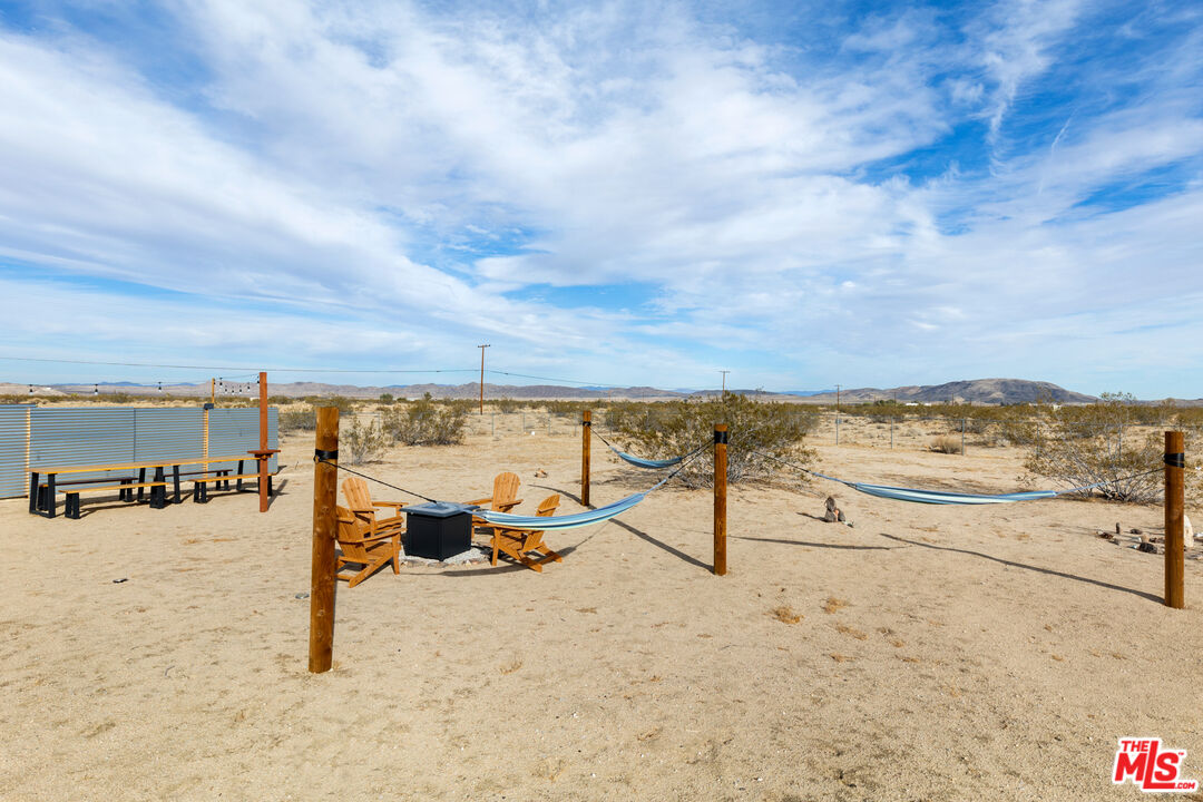 5737 Mojave Ranch Rd