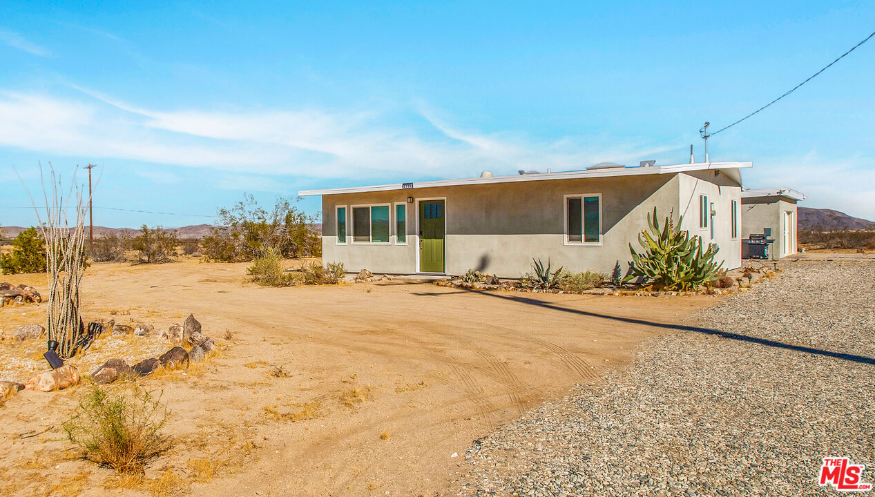 5737 Mojave Ranch Rd