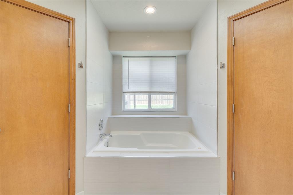 805 NW 142nd Street