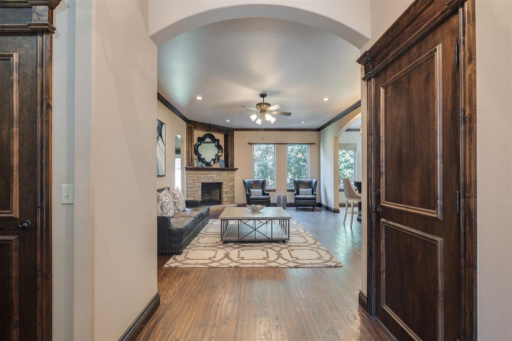 929 Villas Creek Drive