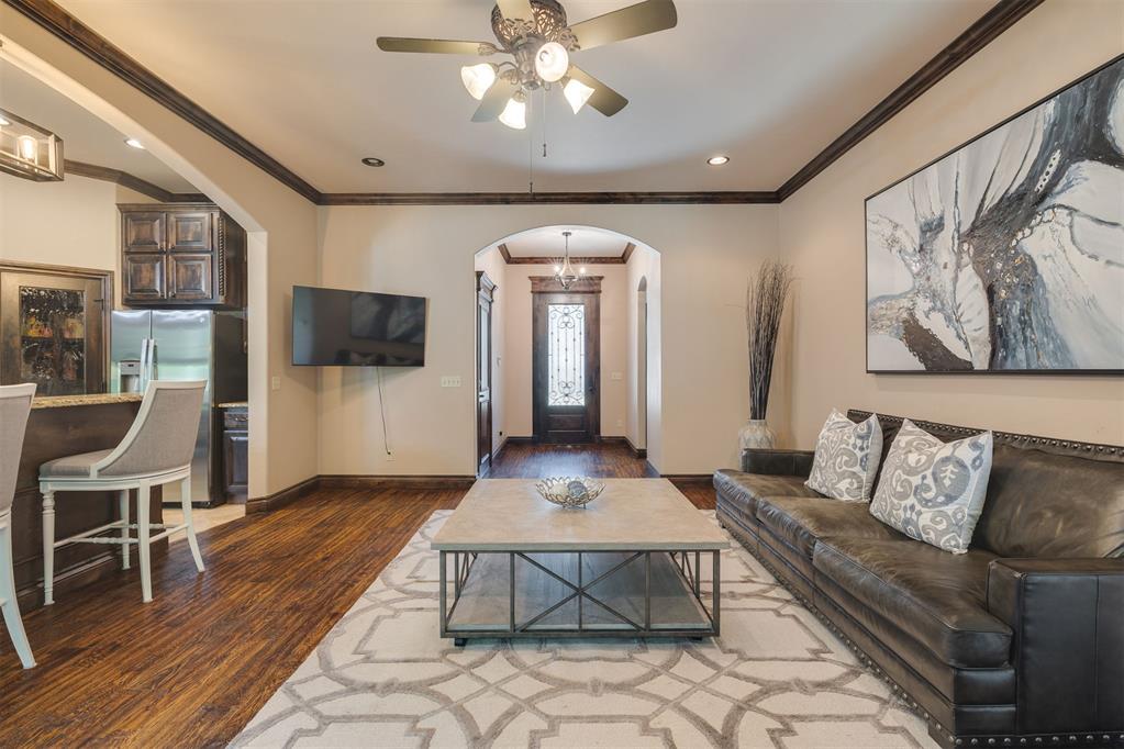 929 Villas Creek Drive