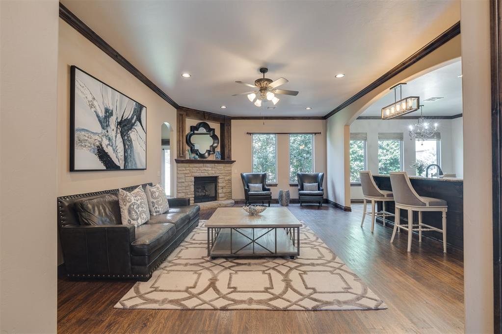 929 Villas Creek Drive
