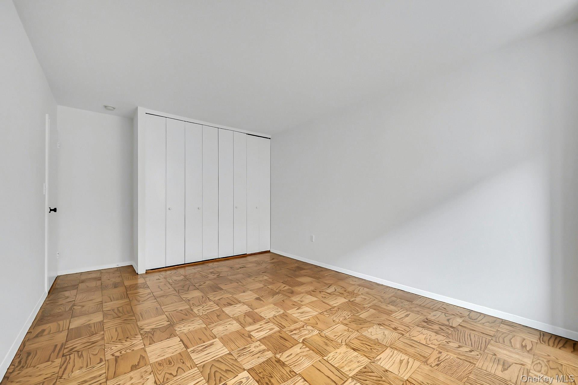 100 E Hartsdale Avenue Unit: 5GE