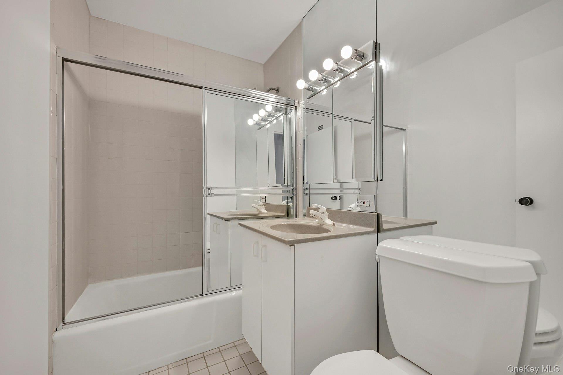 100 E Hartsdale Avenue Unit: 5GE