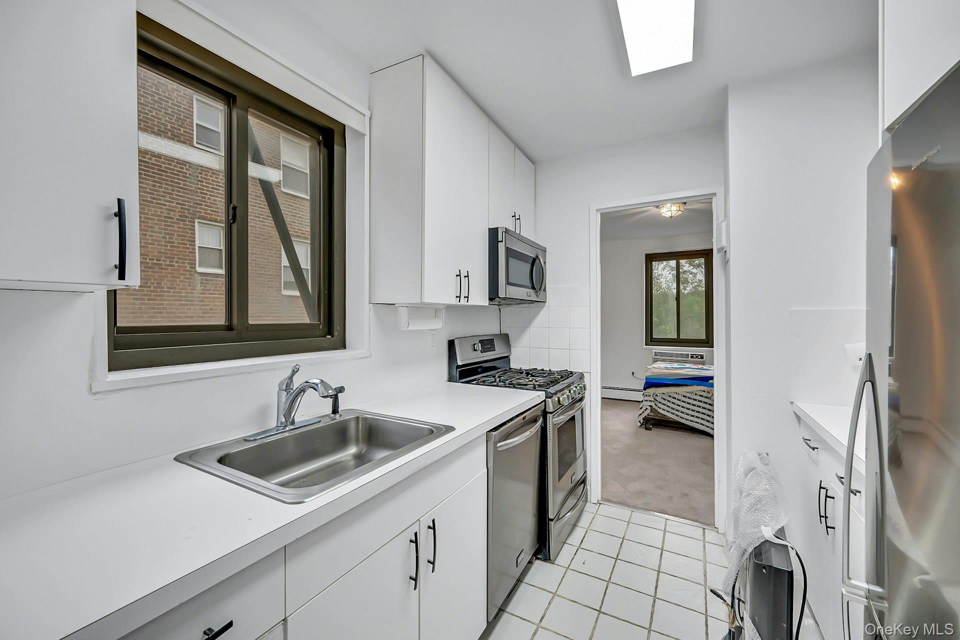 100 E Hartsdale Avenue Unit: 5GE
