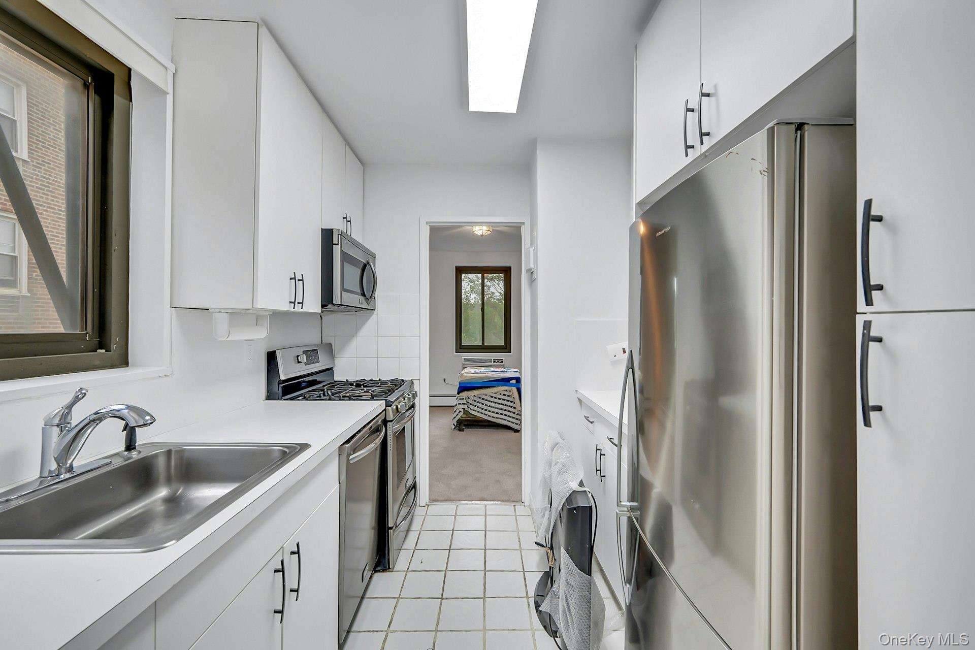 100 E Hartsdale Avenue Unit: 5GE