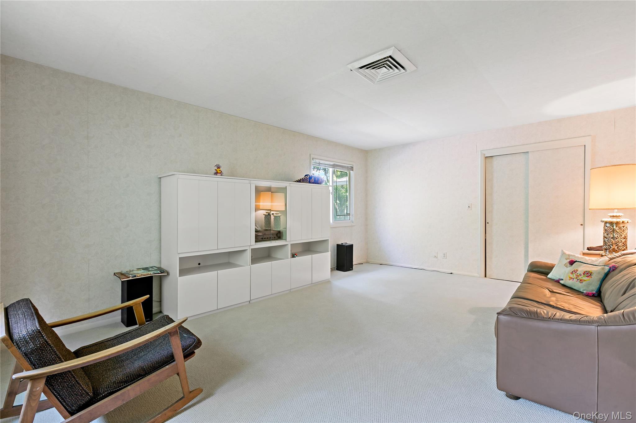16 Meadow Road