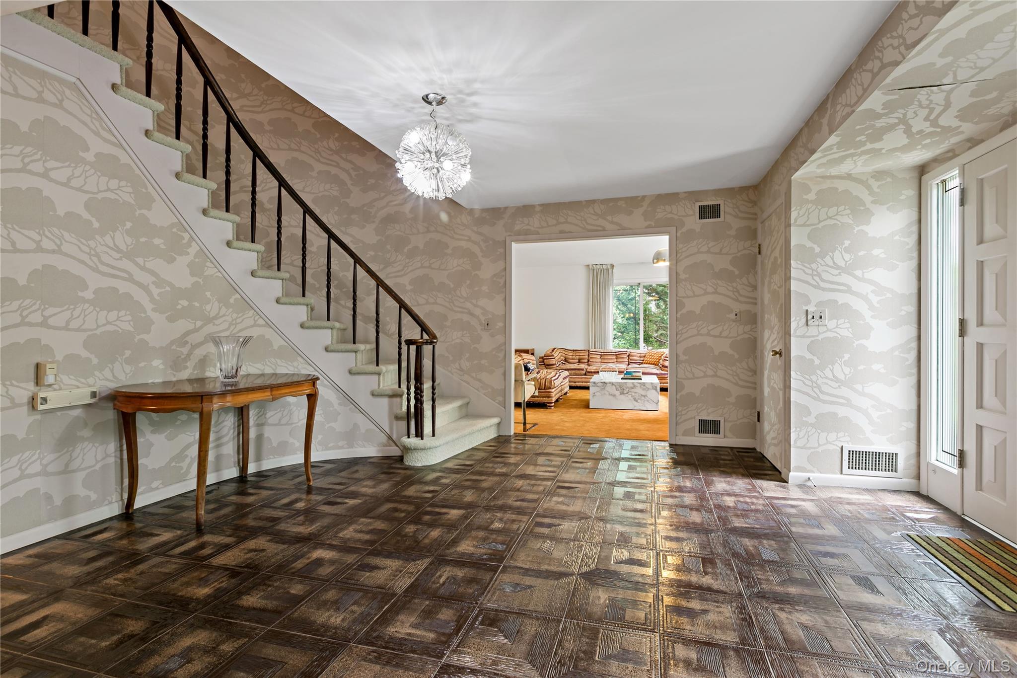 16 Meadow Road