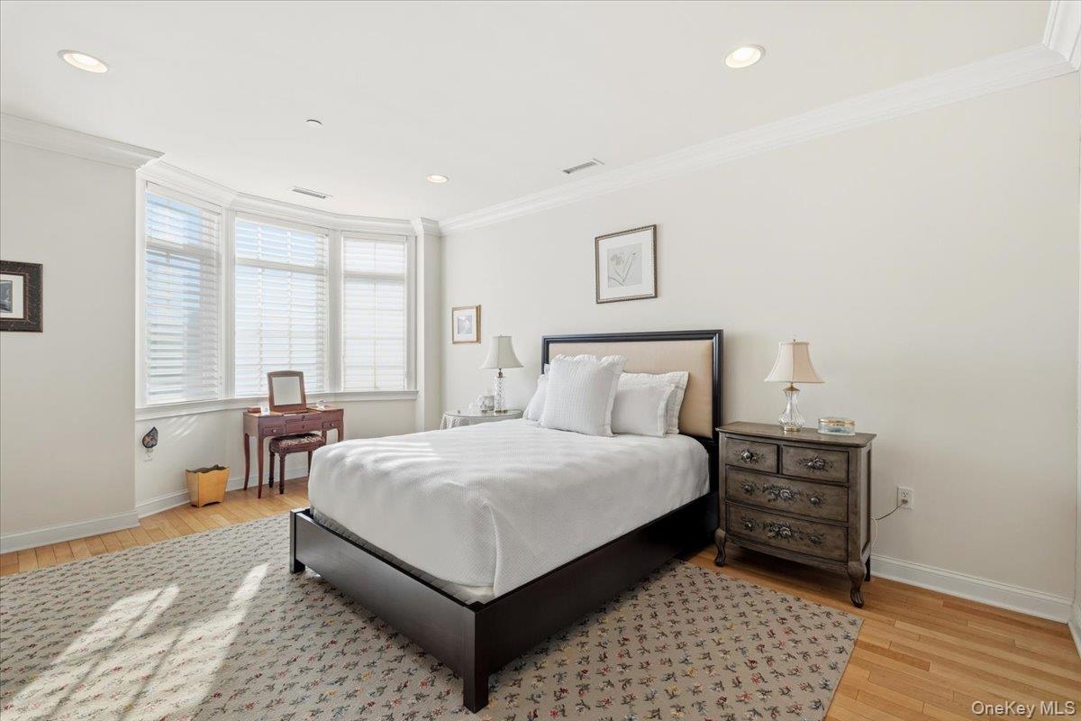 1 Christie Place Unit: 207 E