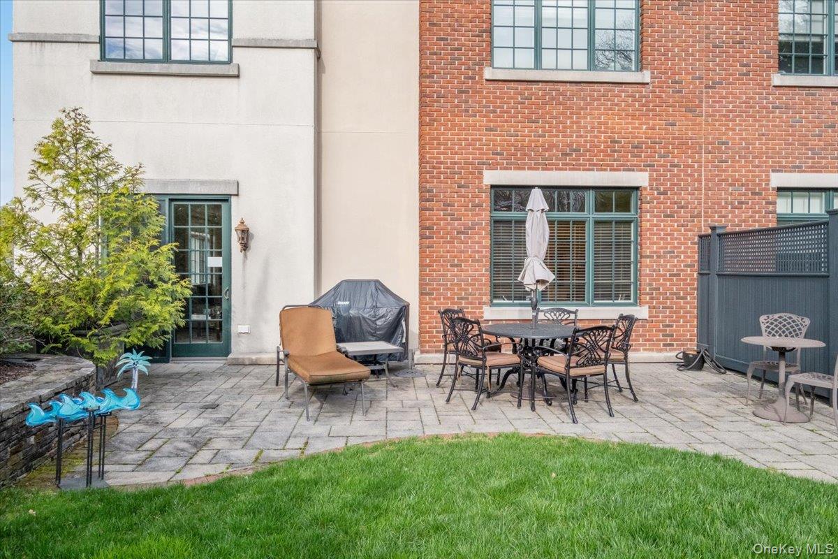 1 Christie Place Unit: 207 E