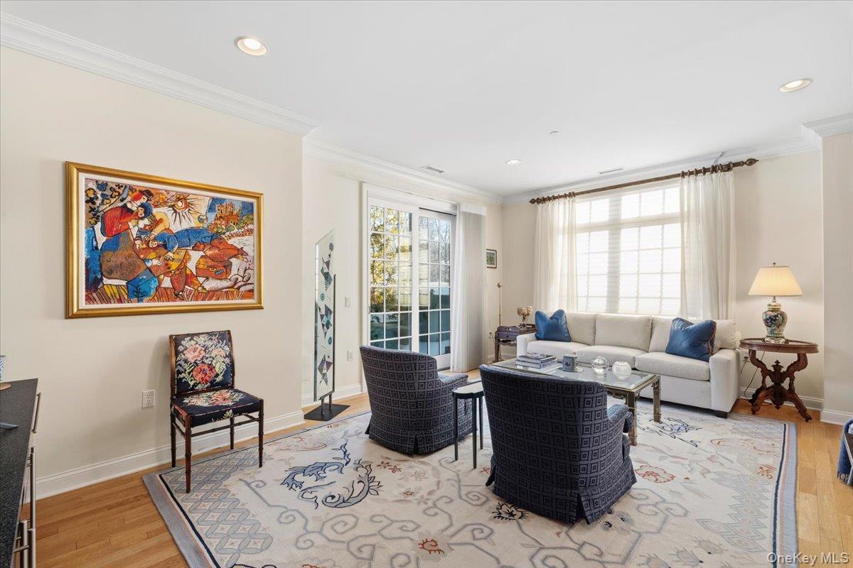 1 Christie Place Unit: 207 E