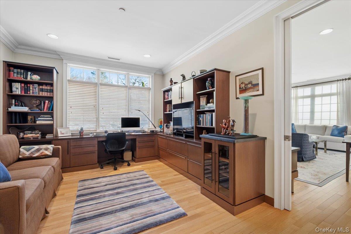 1 Christie Place Unit: 207 E