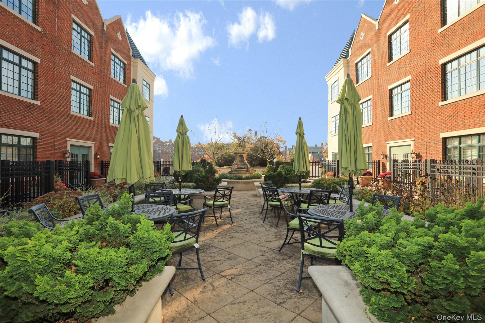 1 Christie Place Unit: 207 E